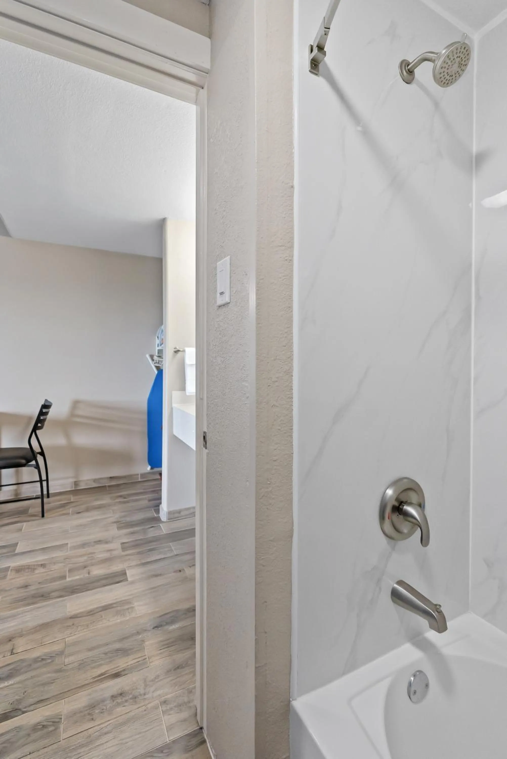 Shower in Blue Wave Inn