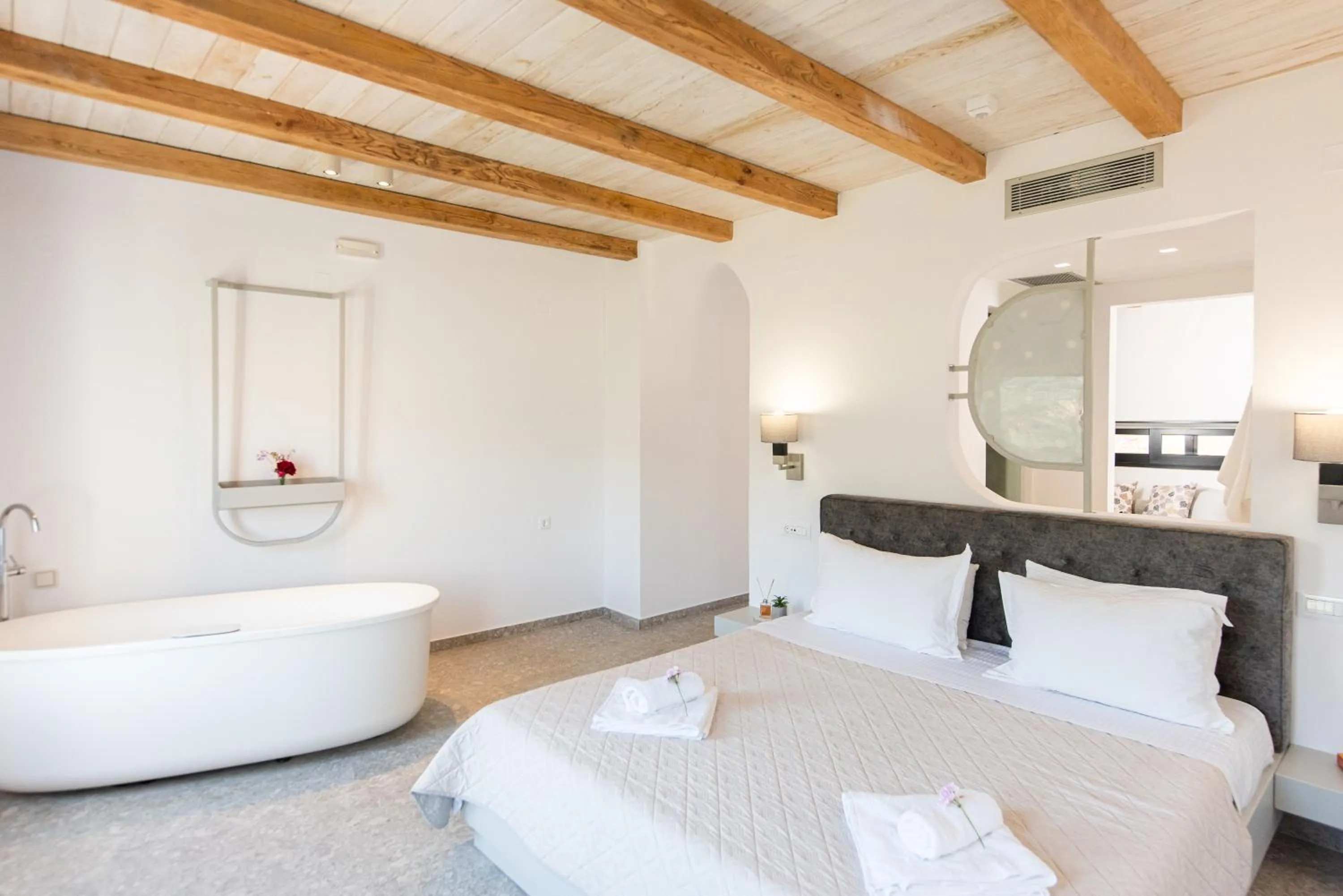Bed in Lameriana Luxury Village