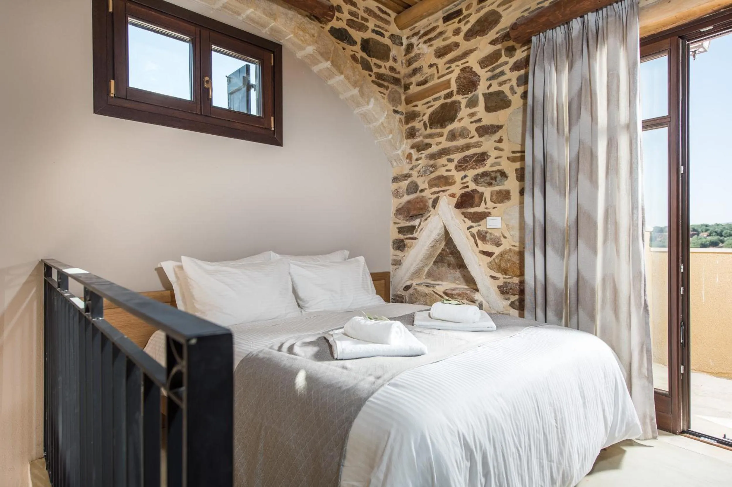 Bed in Lameriana Luxury Village