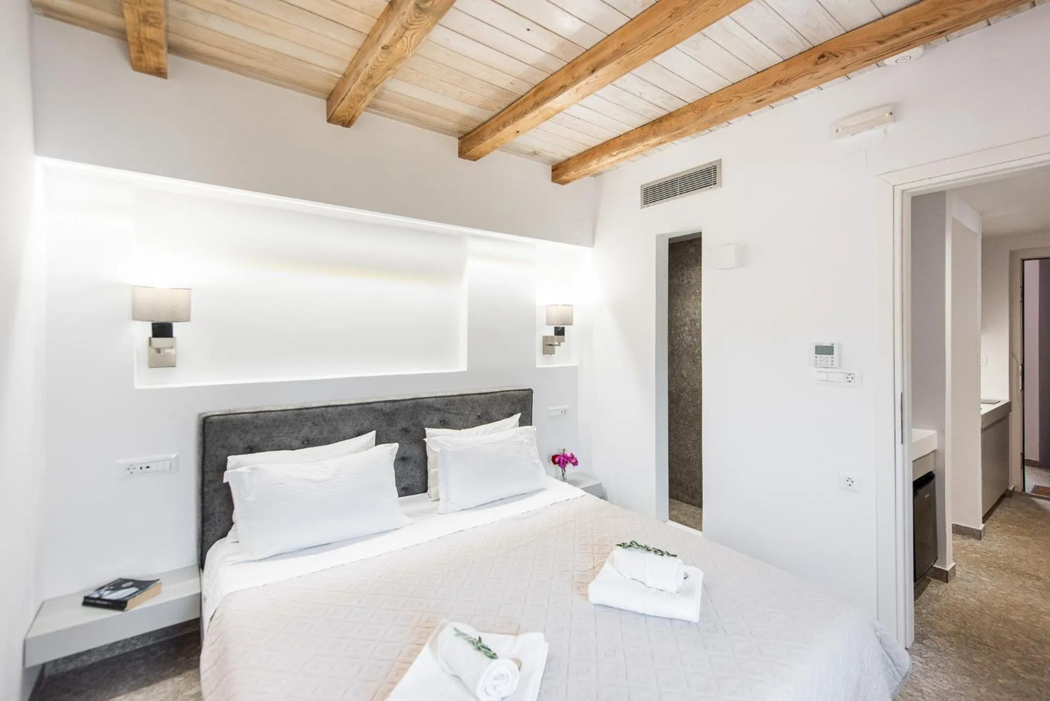 Bed in Lameriana Luxury Village