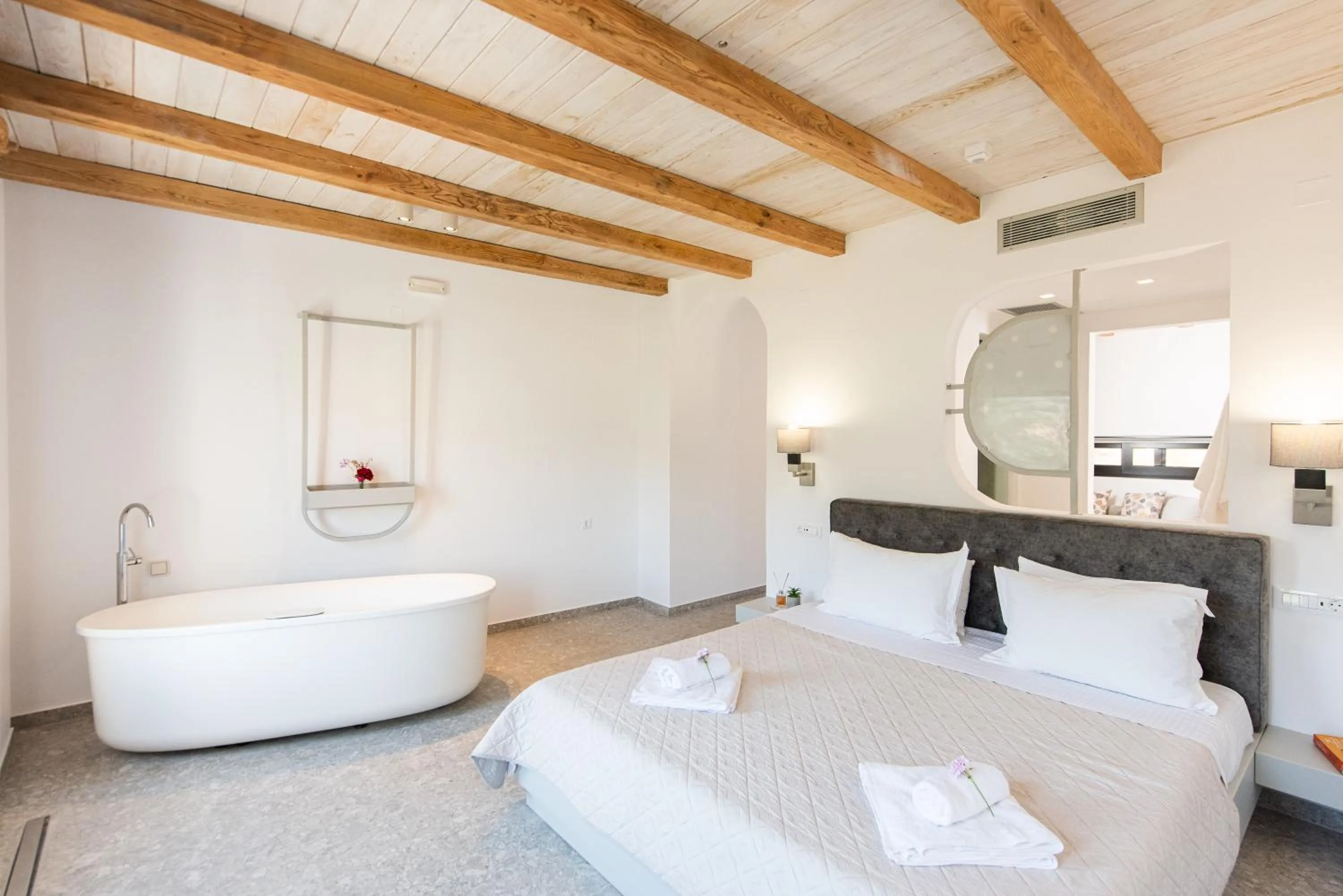 Bed in Lameriana Luxury Village