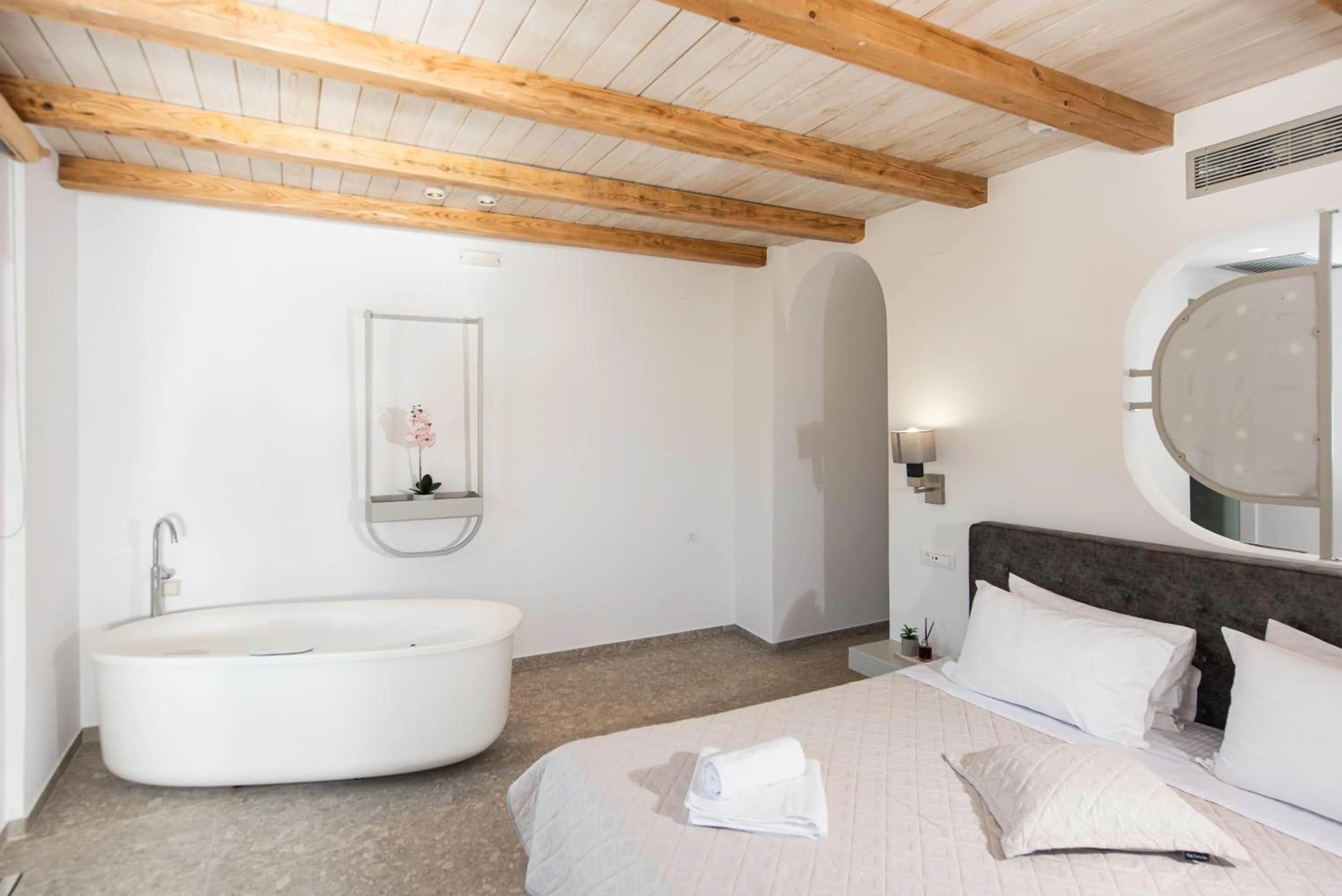 Bed in Lameriana Luxury Village