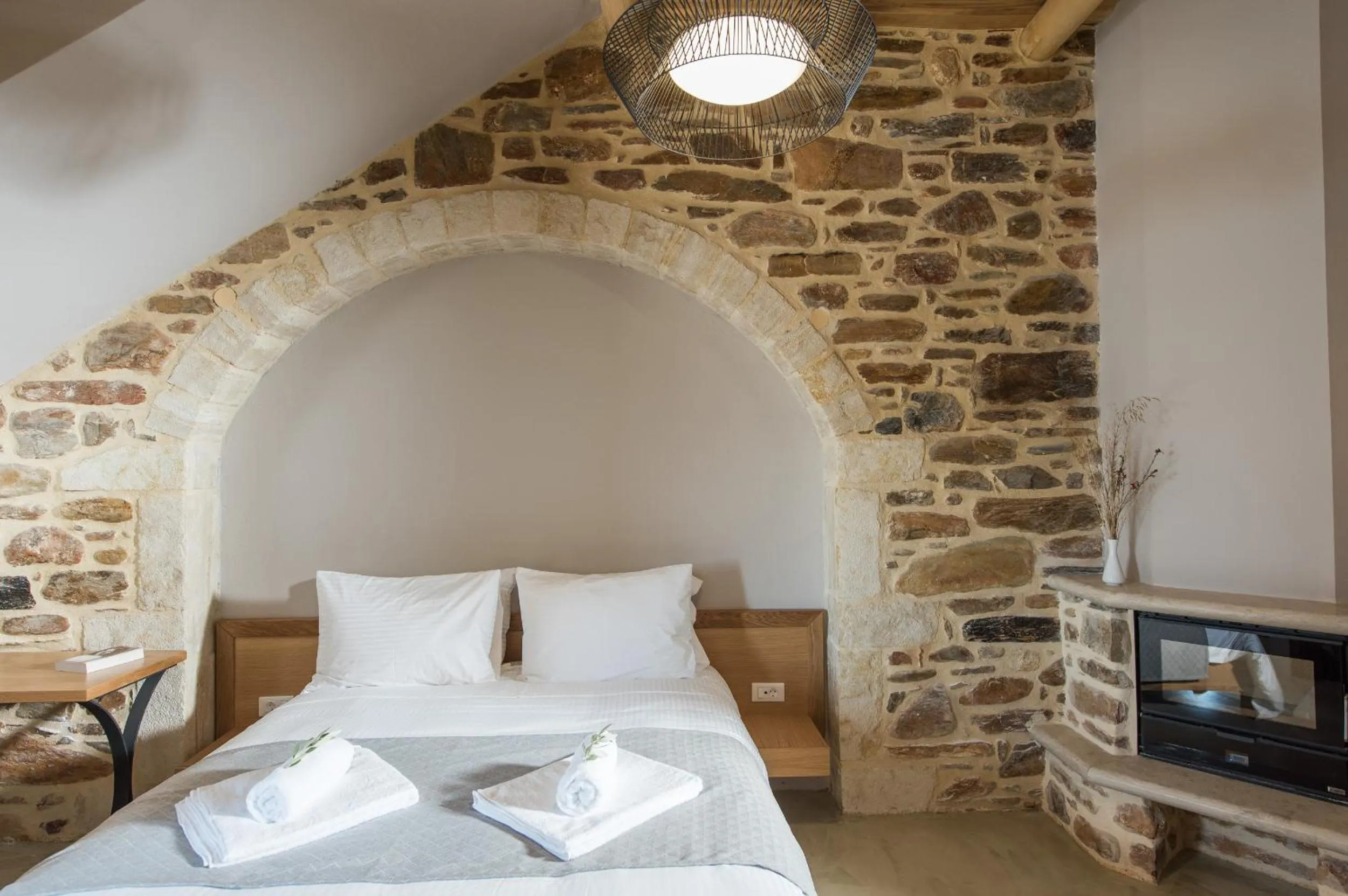 Bed in Lameriana Luxury Village