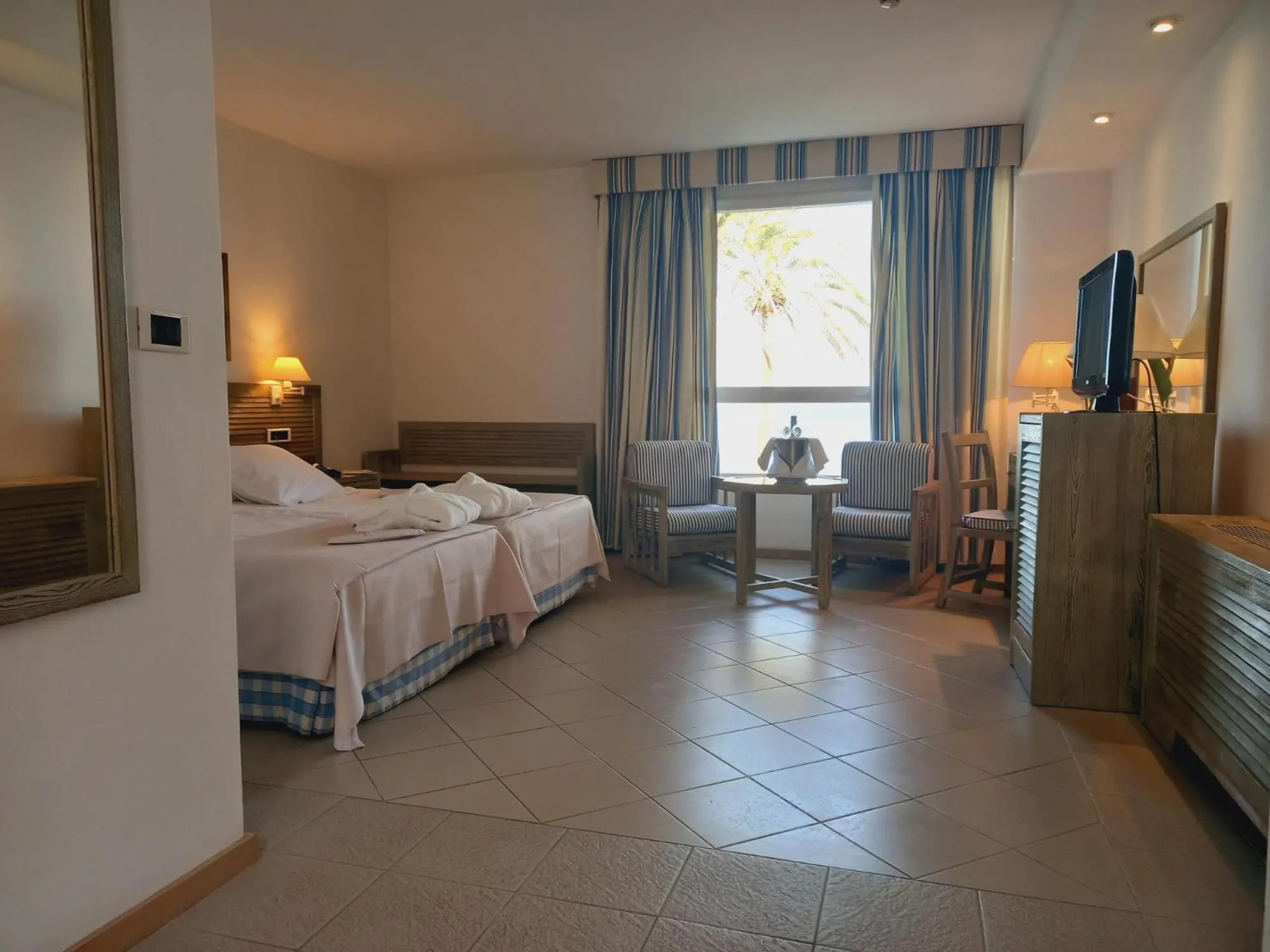 Photo of the whole room, Bed in Parador de Jávea