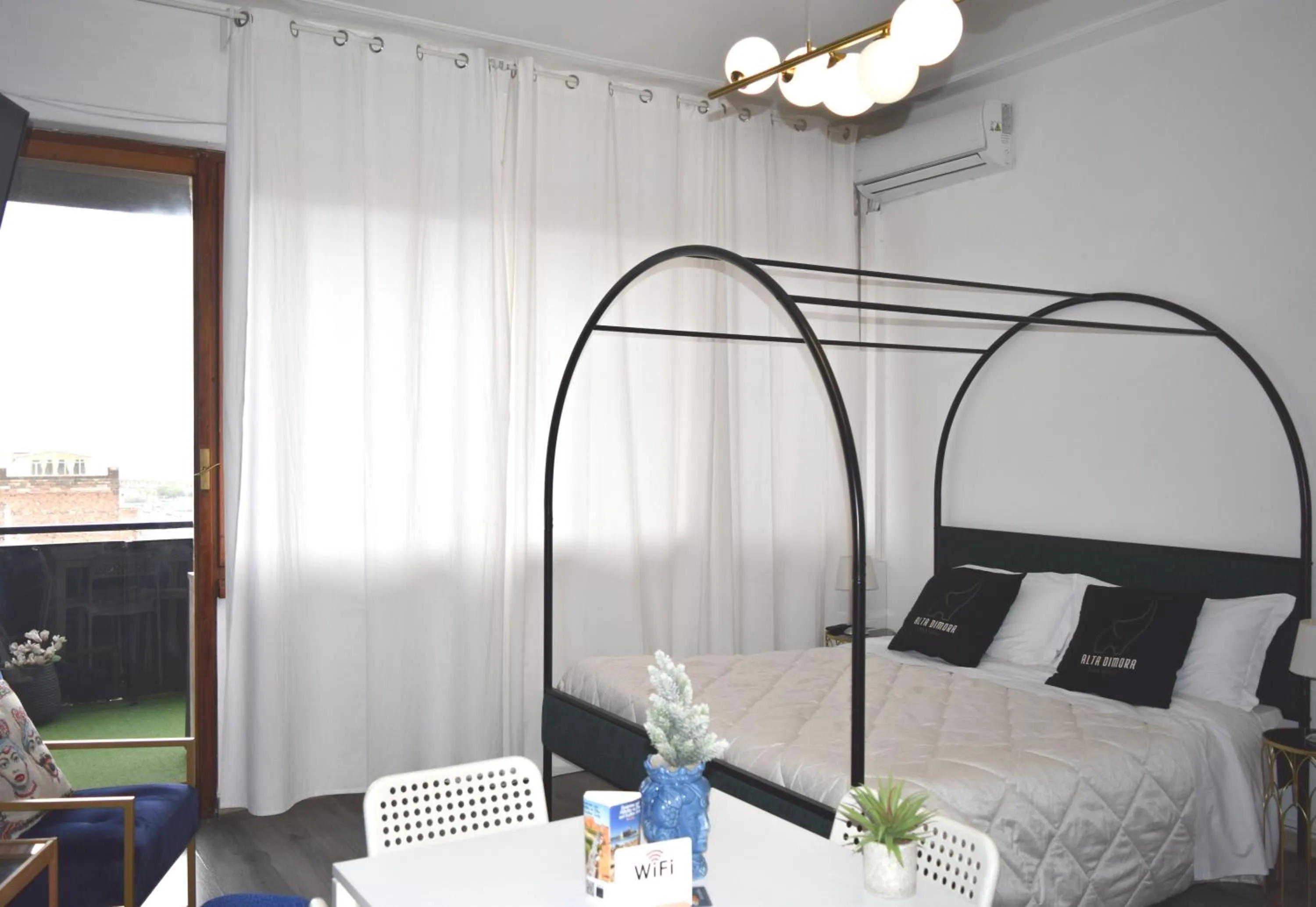 Bed in Alta Dimora b&b suites