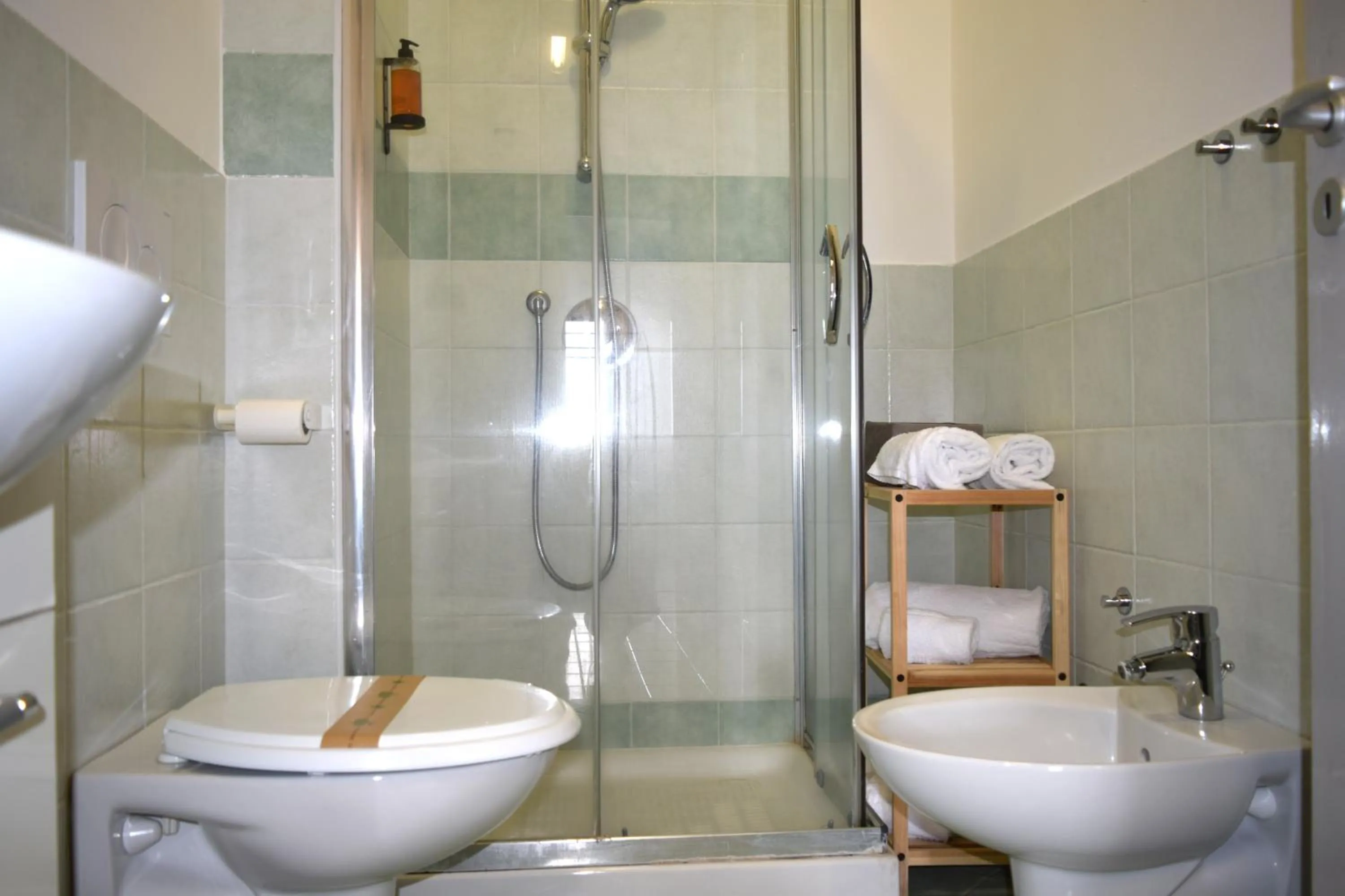 Shower in Alta Dimora b&b suites