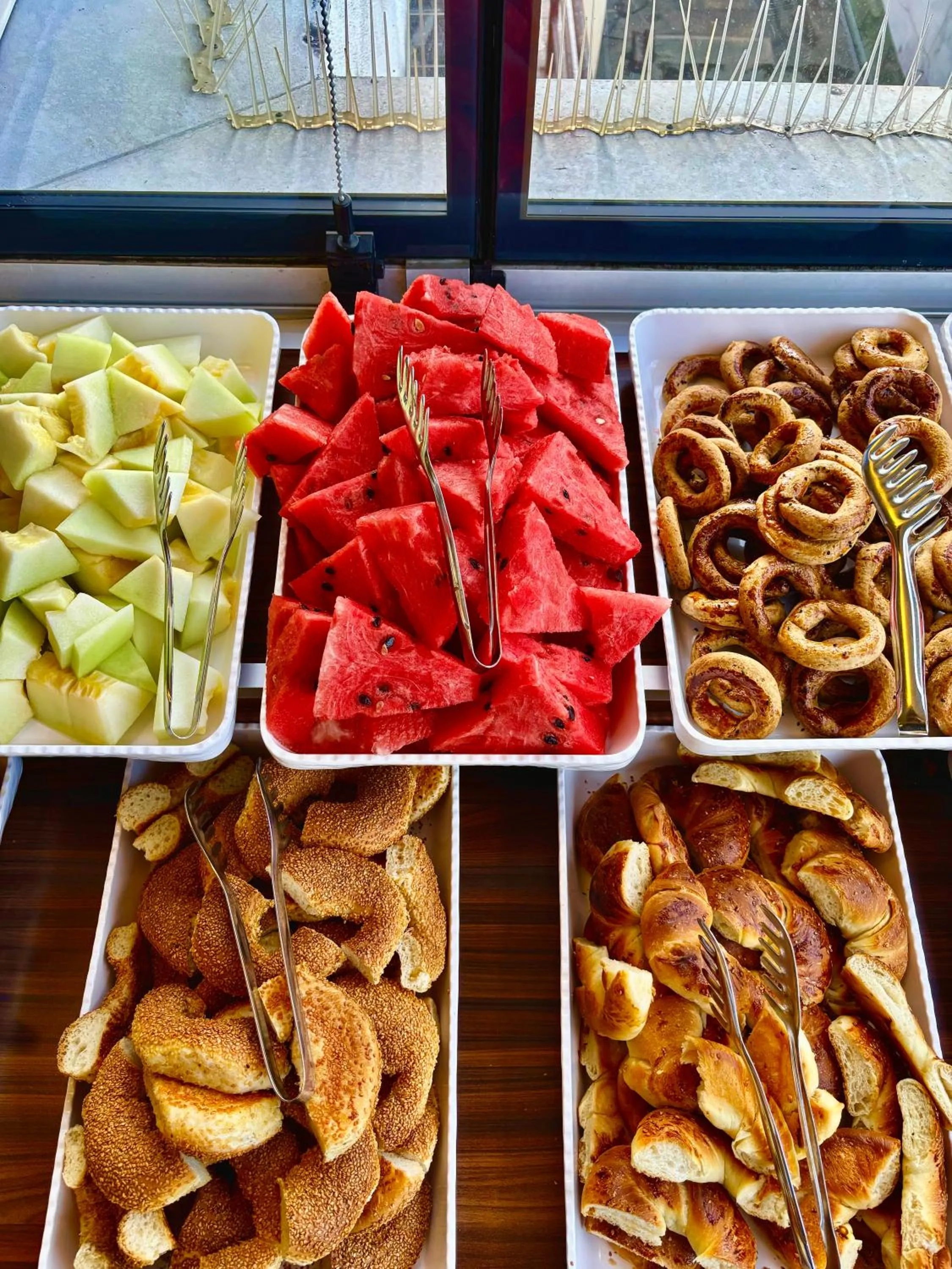 Restaurant/places to eat in Gold Hotel