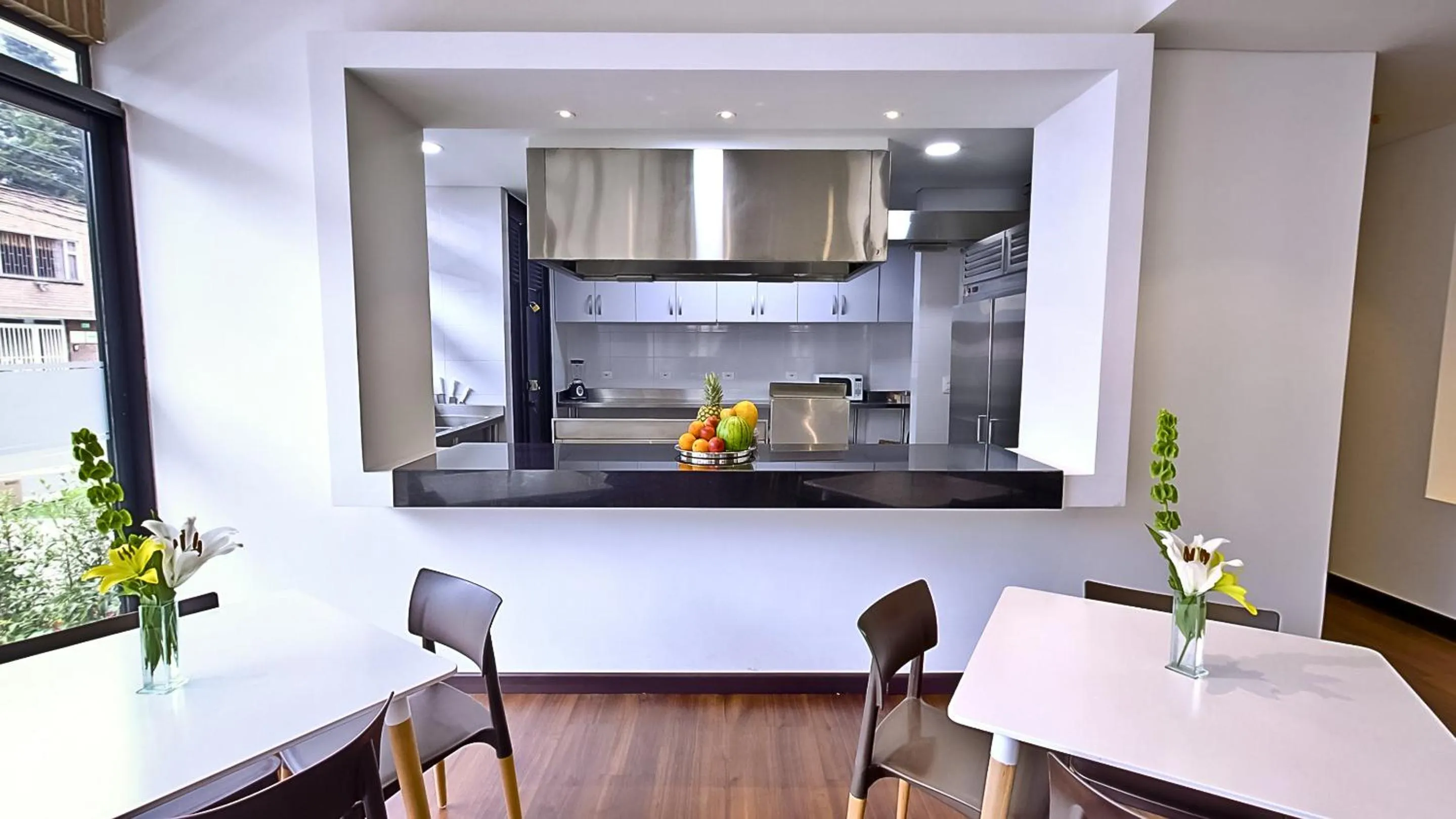 Restaurant/places to eat in AZ Hotel