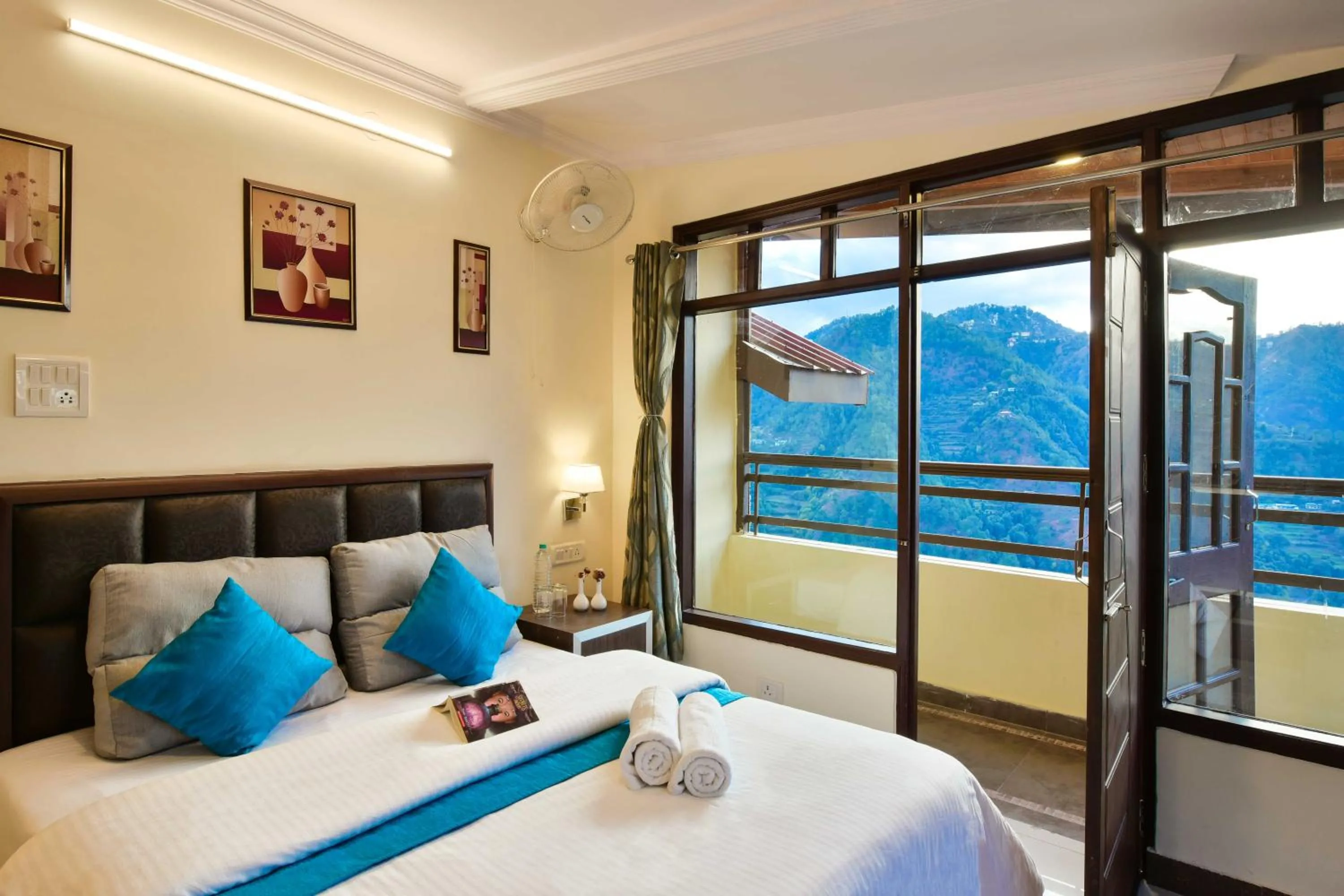 Bed in Zostel Homes Mashobra (Shimla)