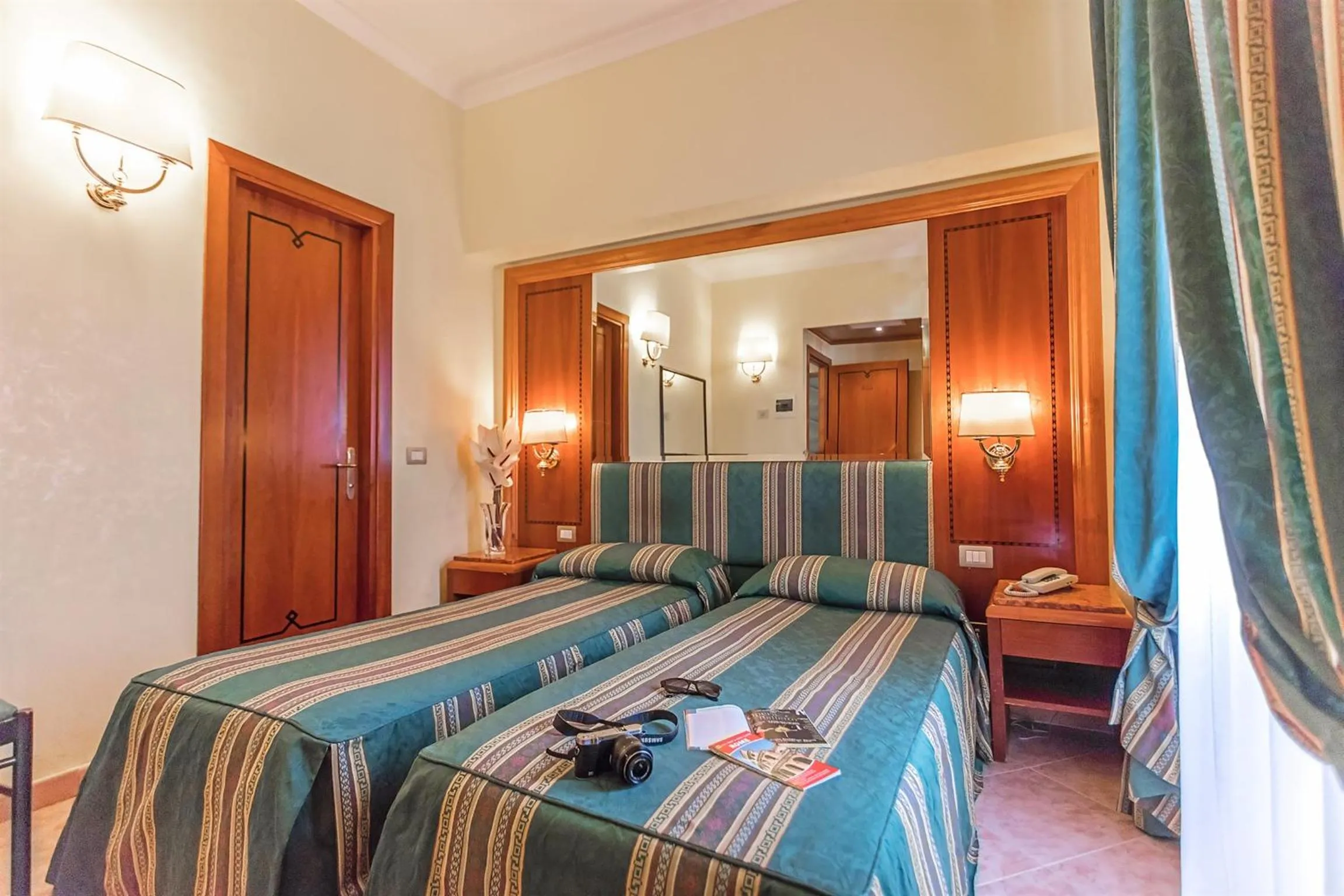 Bedroom, Bed in Raeli Hotel Lazio