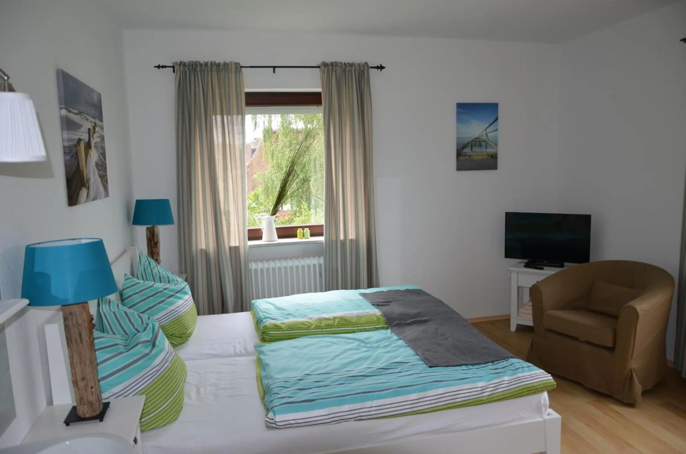 Photo of the whole room, Bed in Hotel & Ferienunterkünfte Hus Seeblick