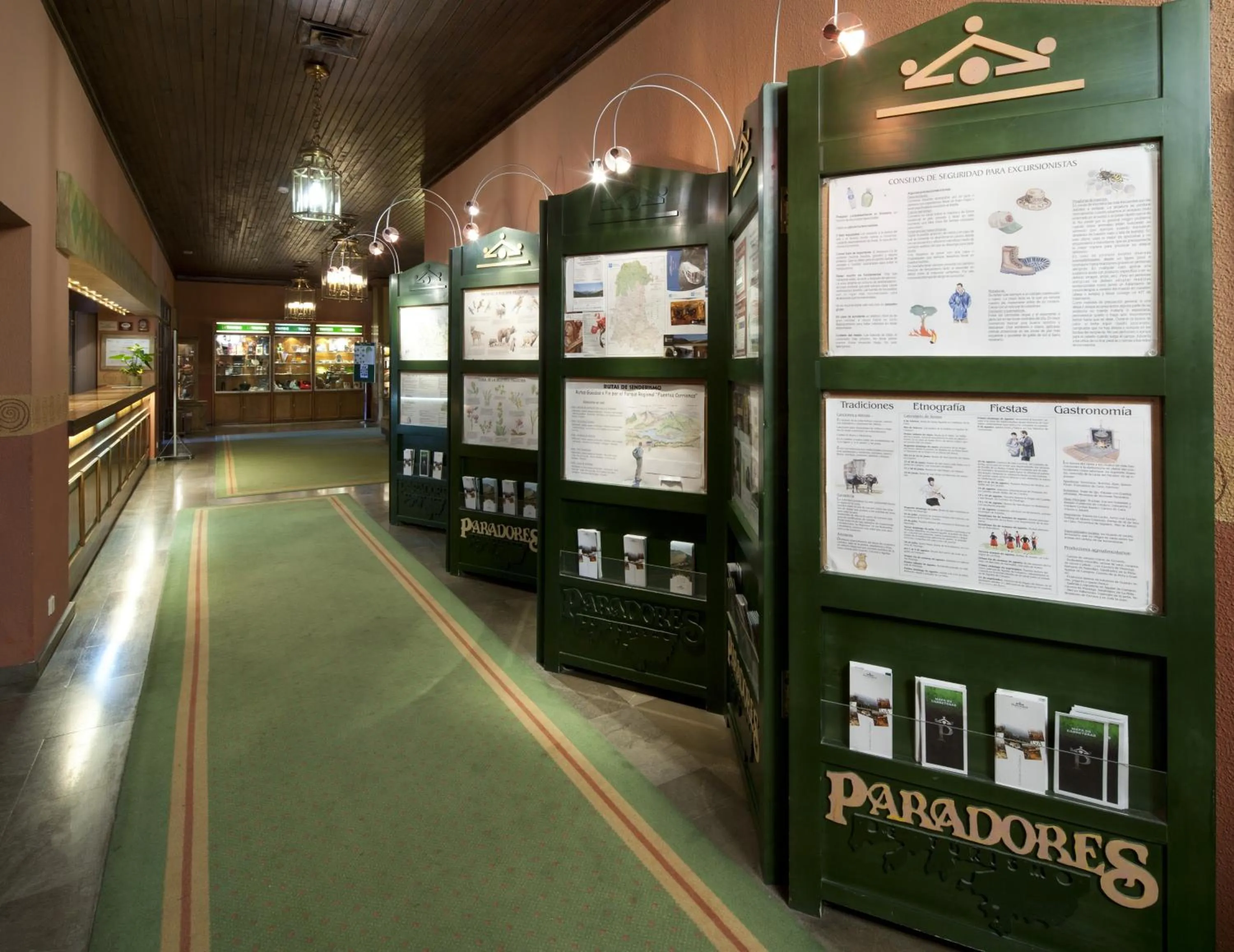 Lobby or reception in Parador de Cervera de Pisuerga
