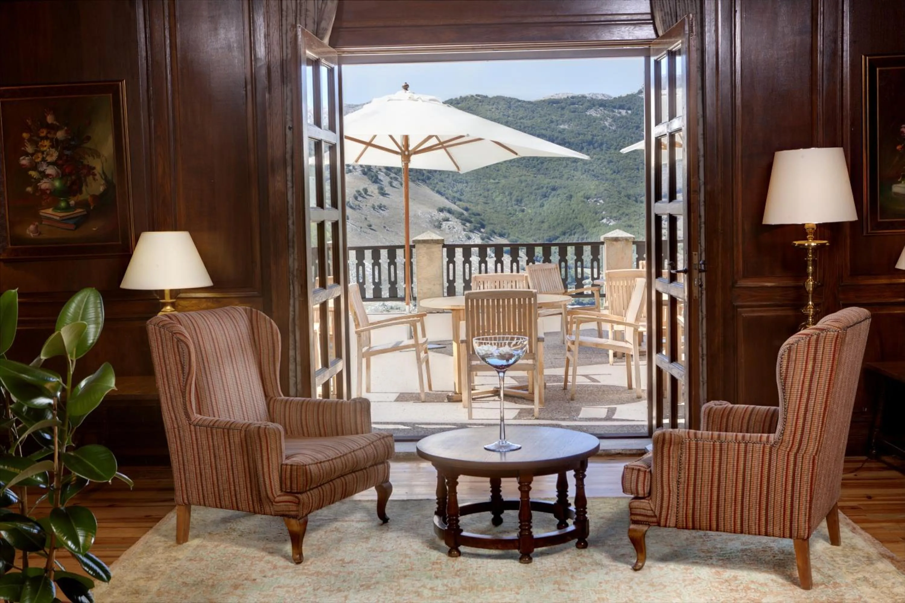 Lounge or bar in Parador de Cervera de Pisuerga
