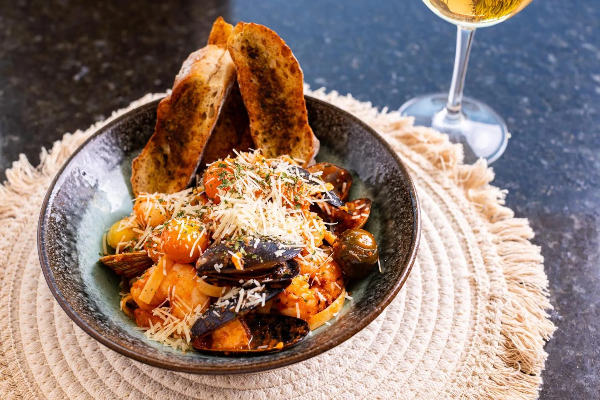 Restaurant/places to eat in Hotel Casa Hipil