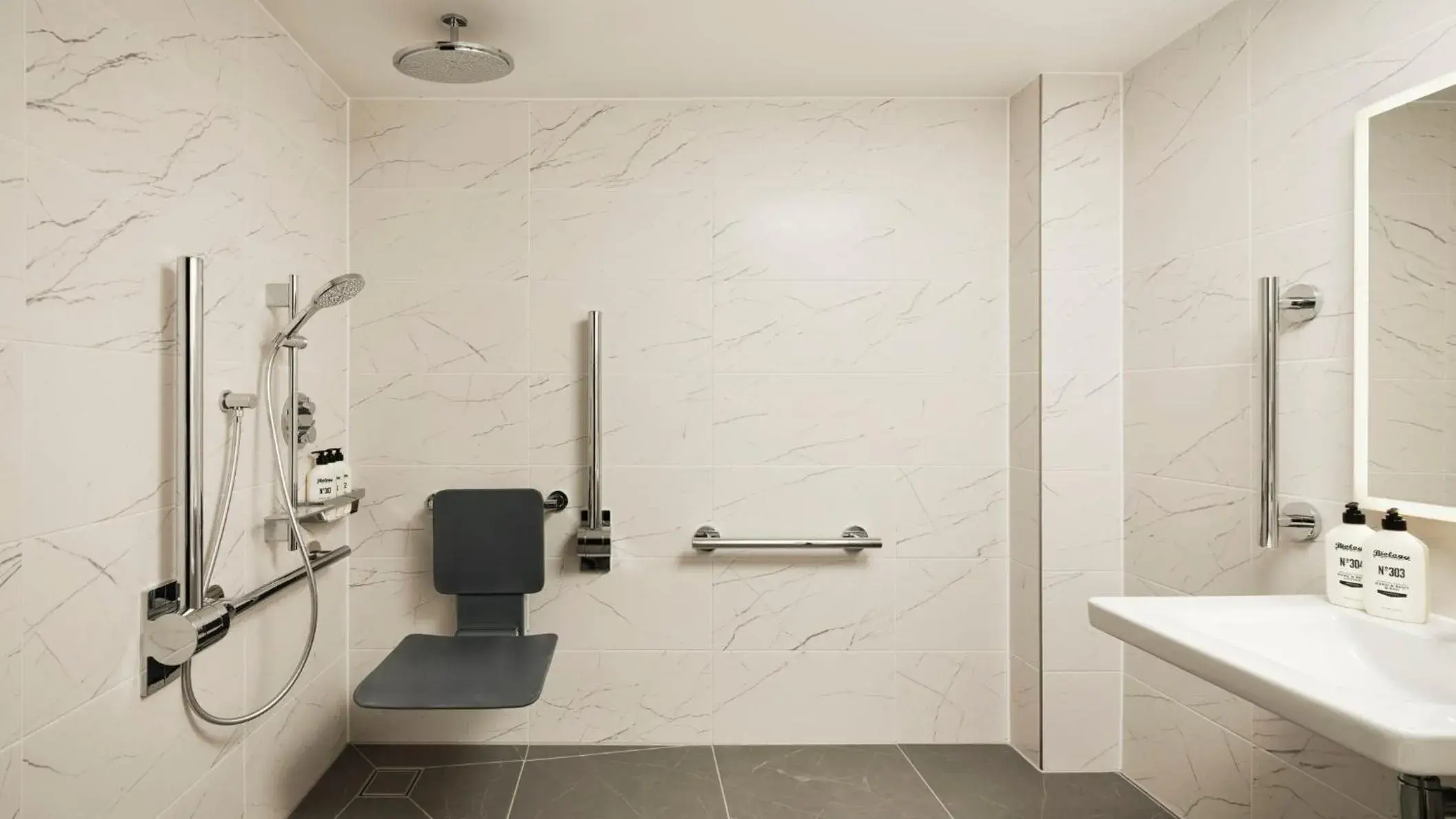 Standard Queen Room with Sea View - Accessible in Hotel Indigo Torquay, By IHG Standard Queen Room with Sea View - Accessible in Hotel Indigo Torquay, By IHG