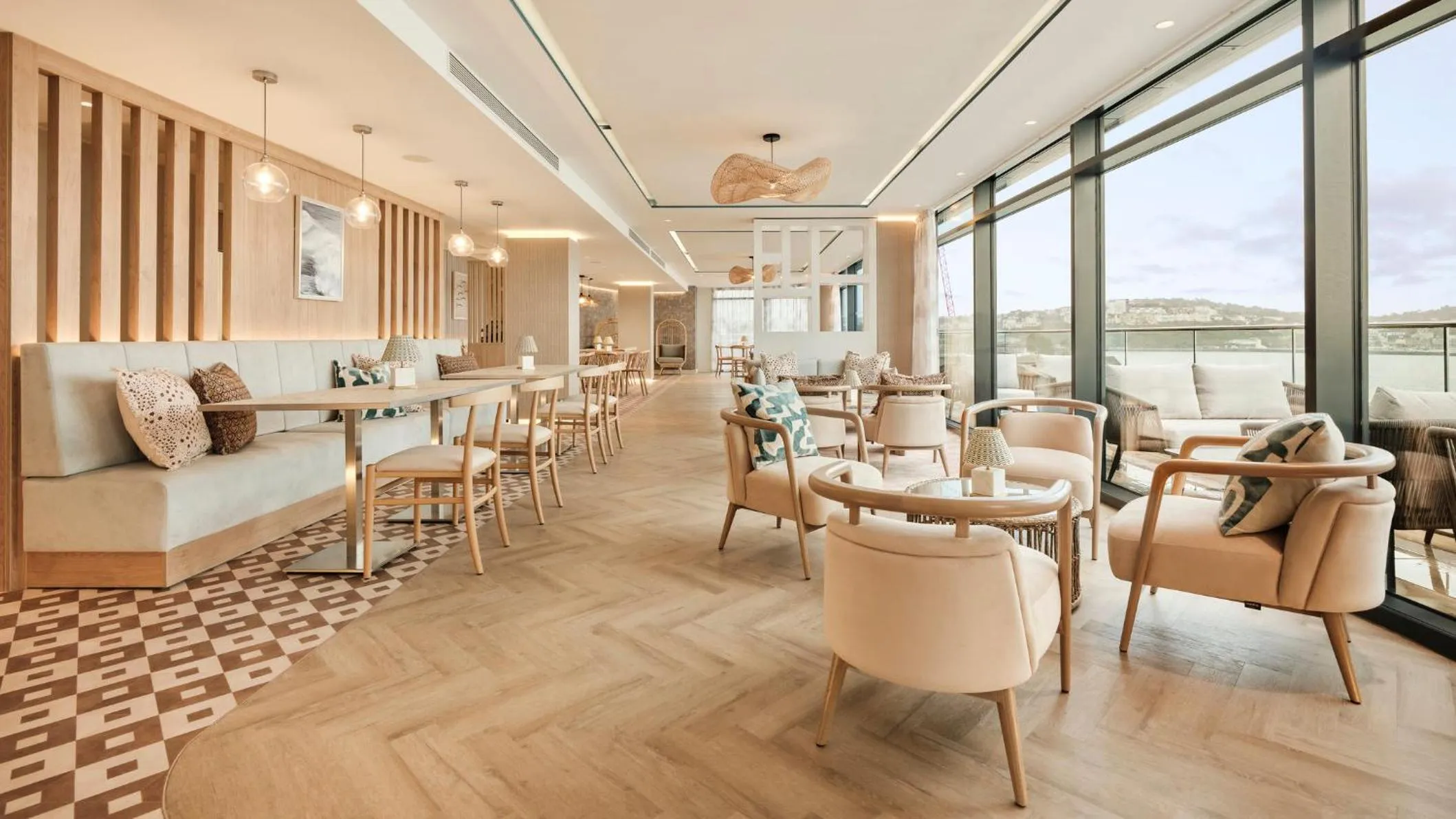 Lounge or bar in Hotel Indigo Torquay, By IHG