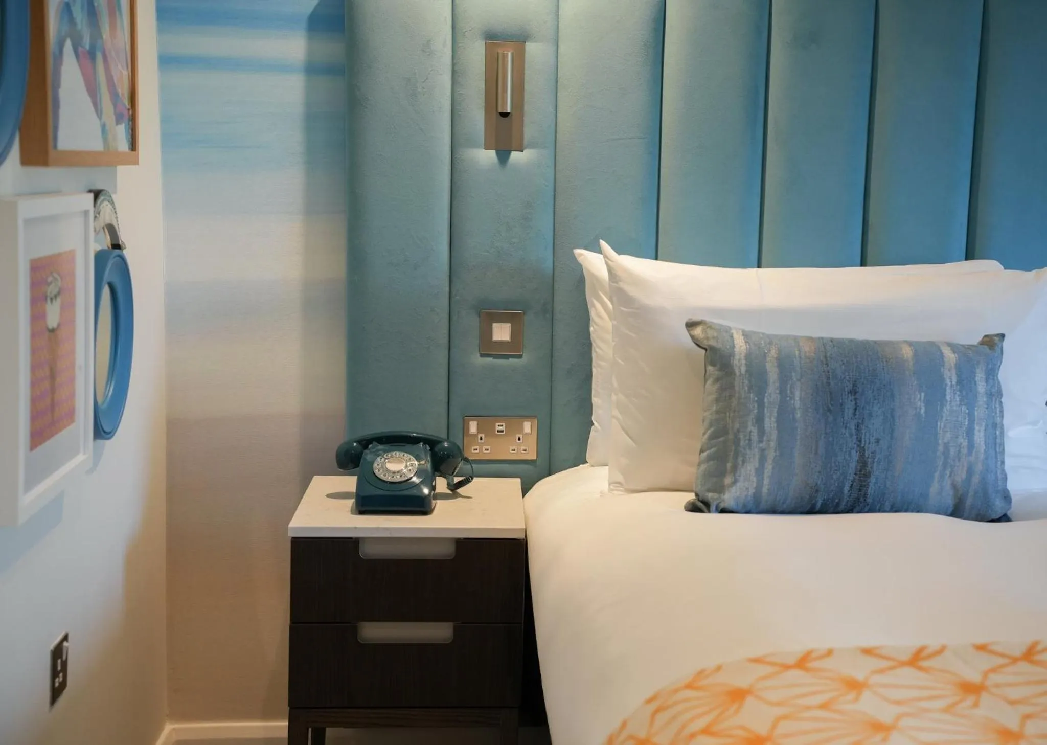 Photo of the whole room, Bed in Hotel Indigo Torquay, By IHG