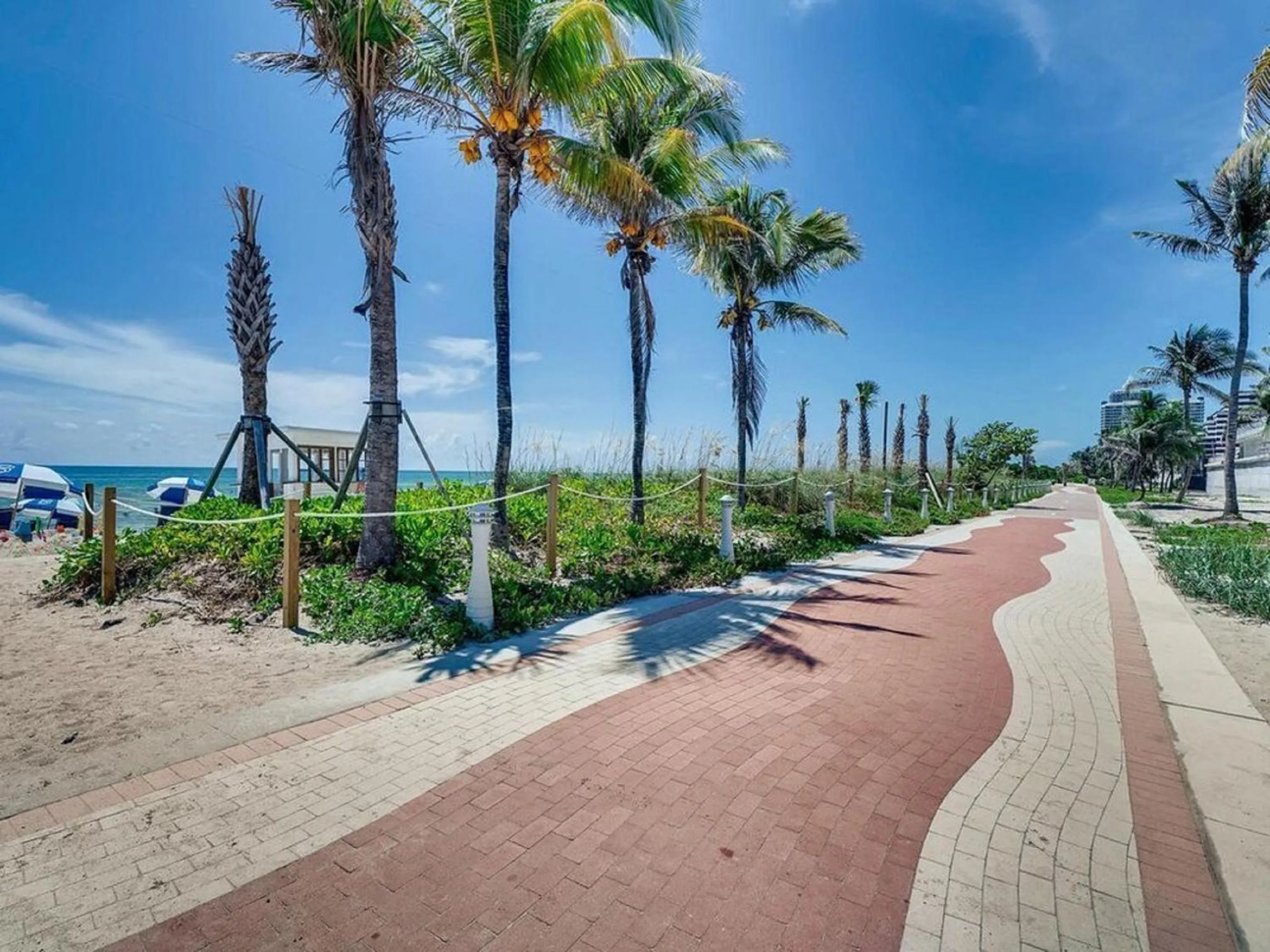 Beach in Ocean Front Casablanca Studios with FULL KITCHENS & Beach access By BL Rentals