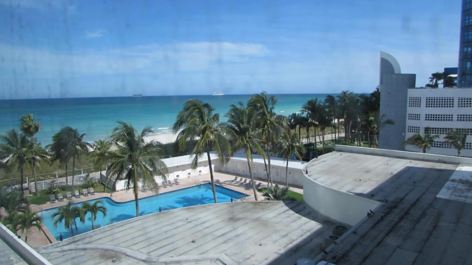 Ocean Front Casablanca Studios with FULL KITCHENS & Beach access By BL Rentals