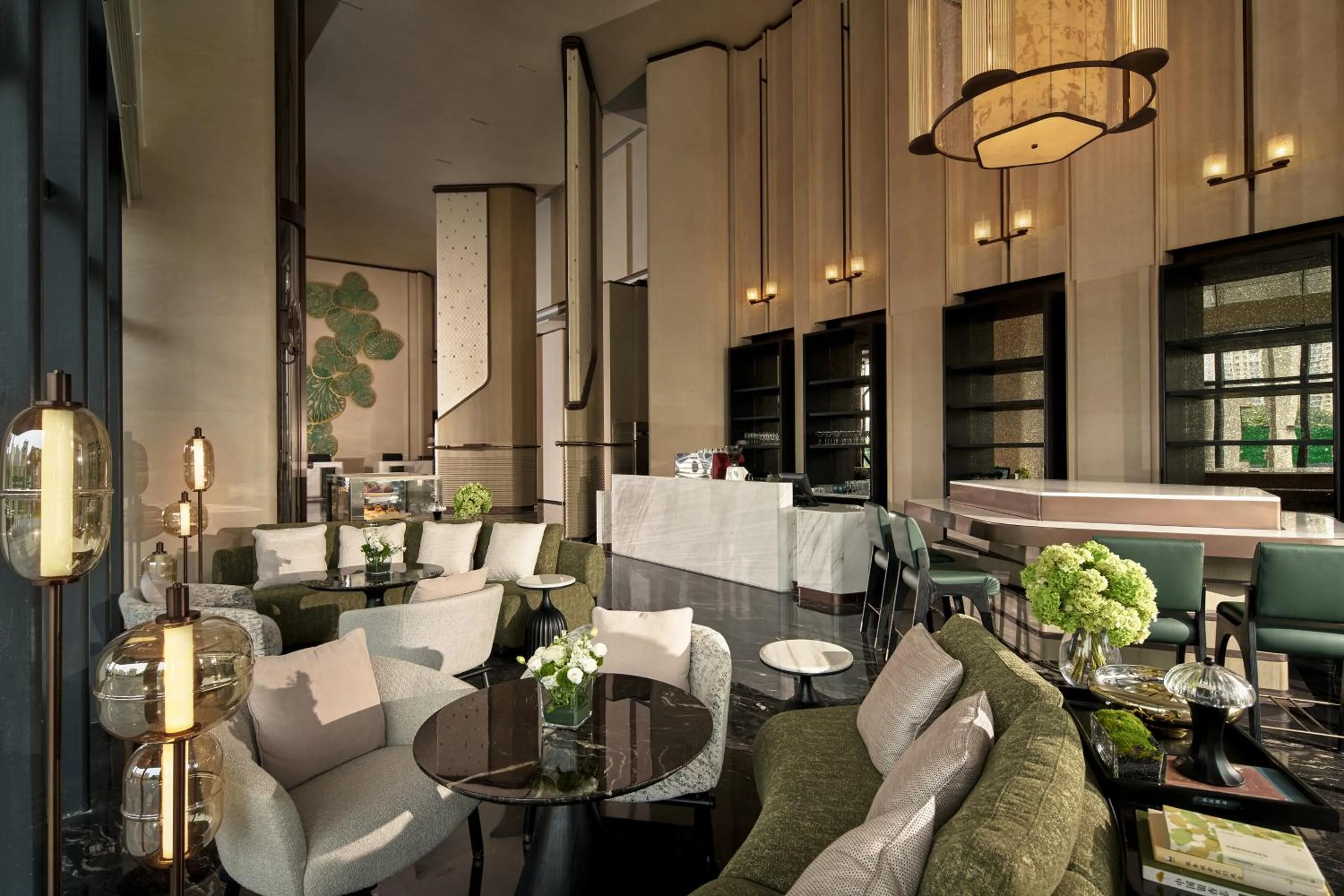 Lounge or bar in Crowne Plaza Taixing