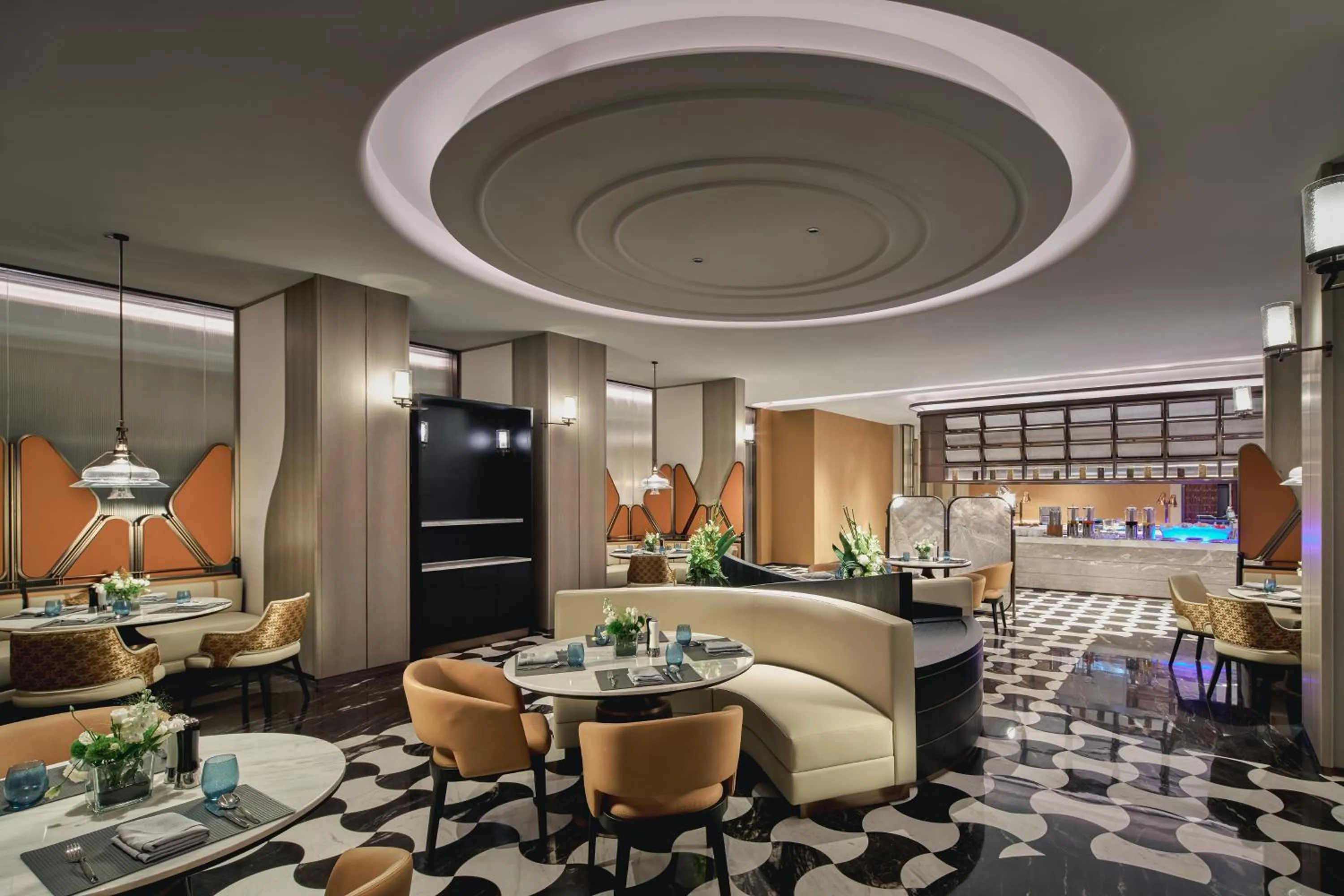 Restaurant/places to eat in Crowne Plaza Taixing