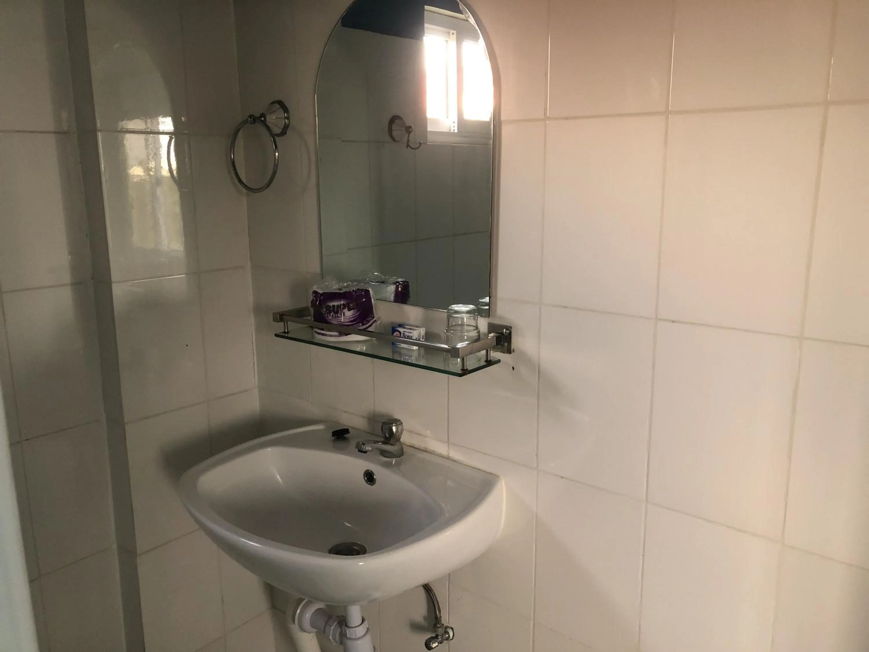 Hotel Bar Restaurant Emergency 911 STO LK GROUP