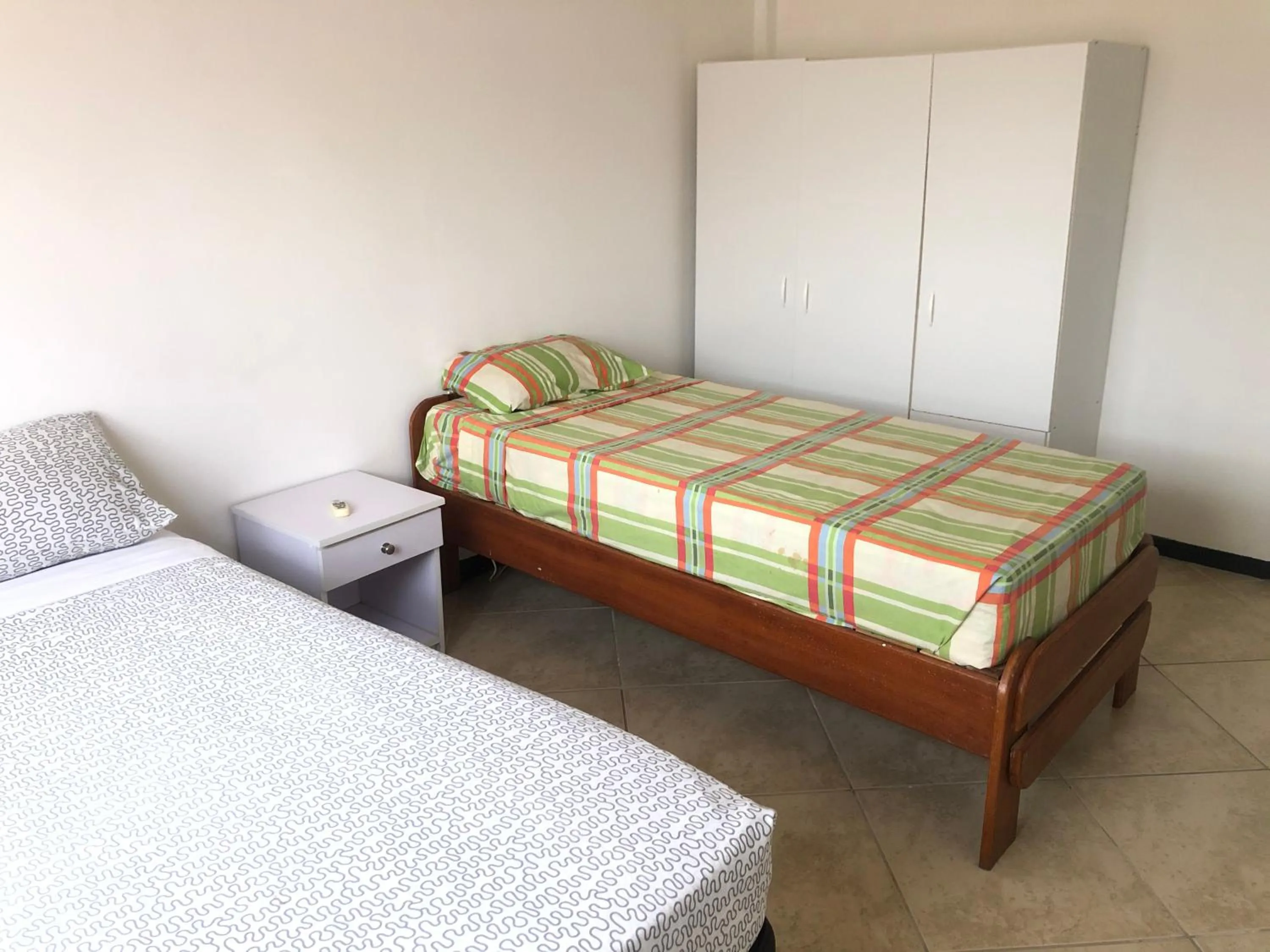 Hotel Bar Restaurant Emergency 911 STO LK GROUP