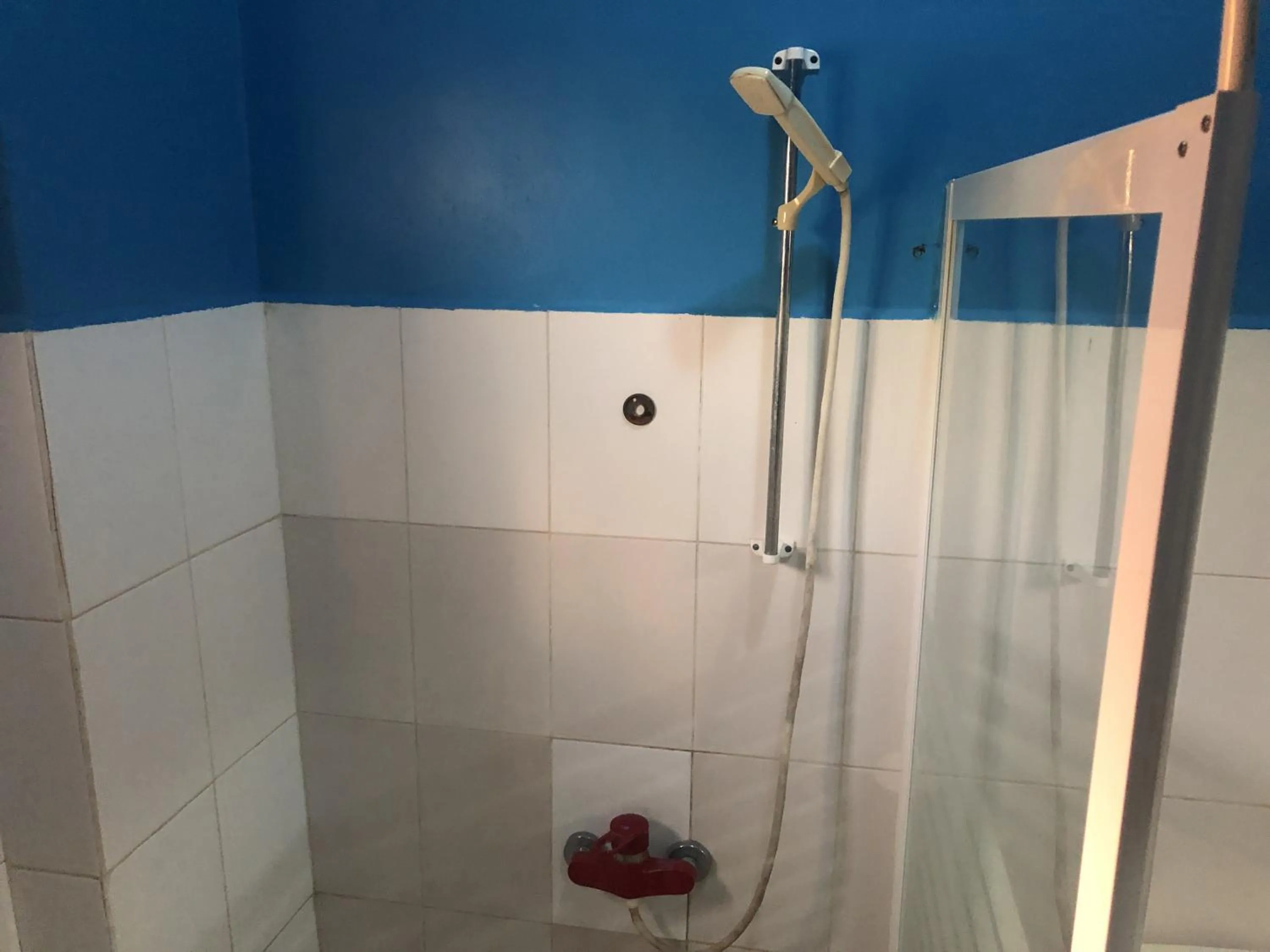 Hotel Bar Restaurant Emergency 911 STO LK GROUP