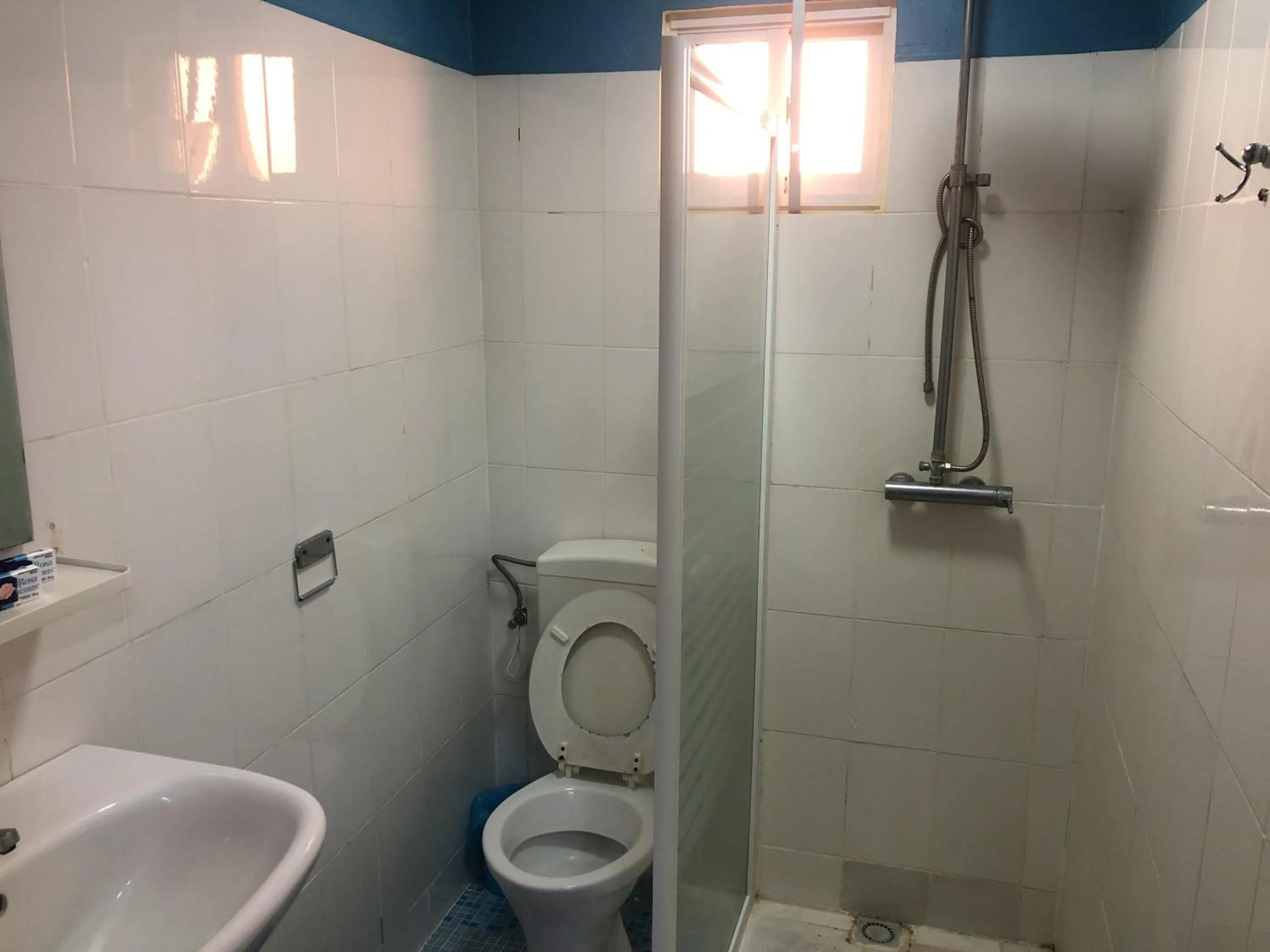 Hotel Bar Restaurant Emergency 911 STO LK GROUP