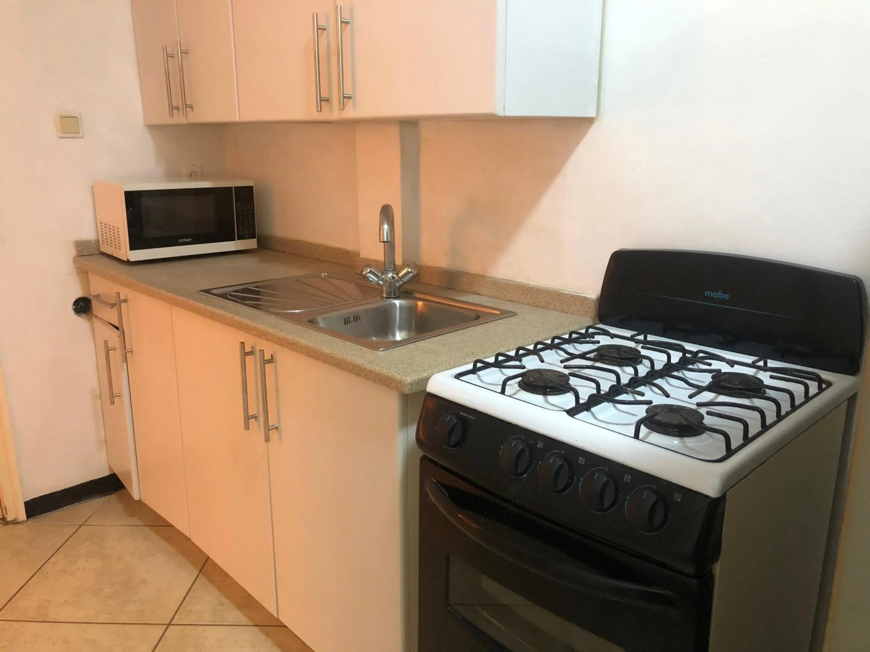 Hotel Bar Restaurant Emergency 911 STO LK GROUP