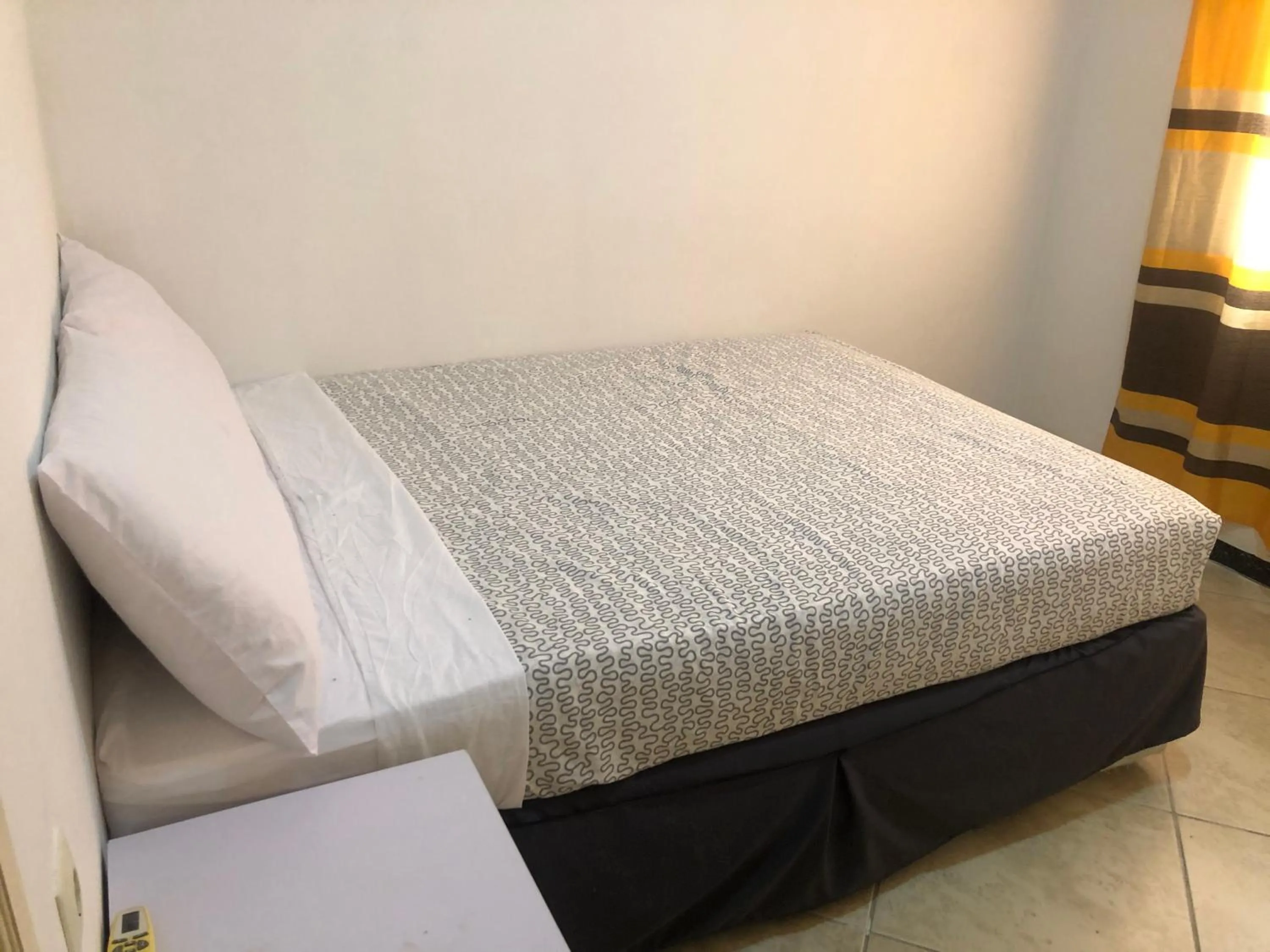 Bed in Hotel Bar Restaurant Emergency 911 STO LK GROUP