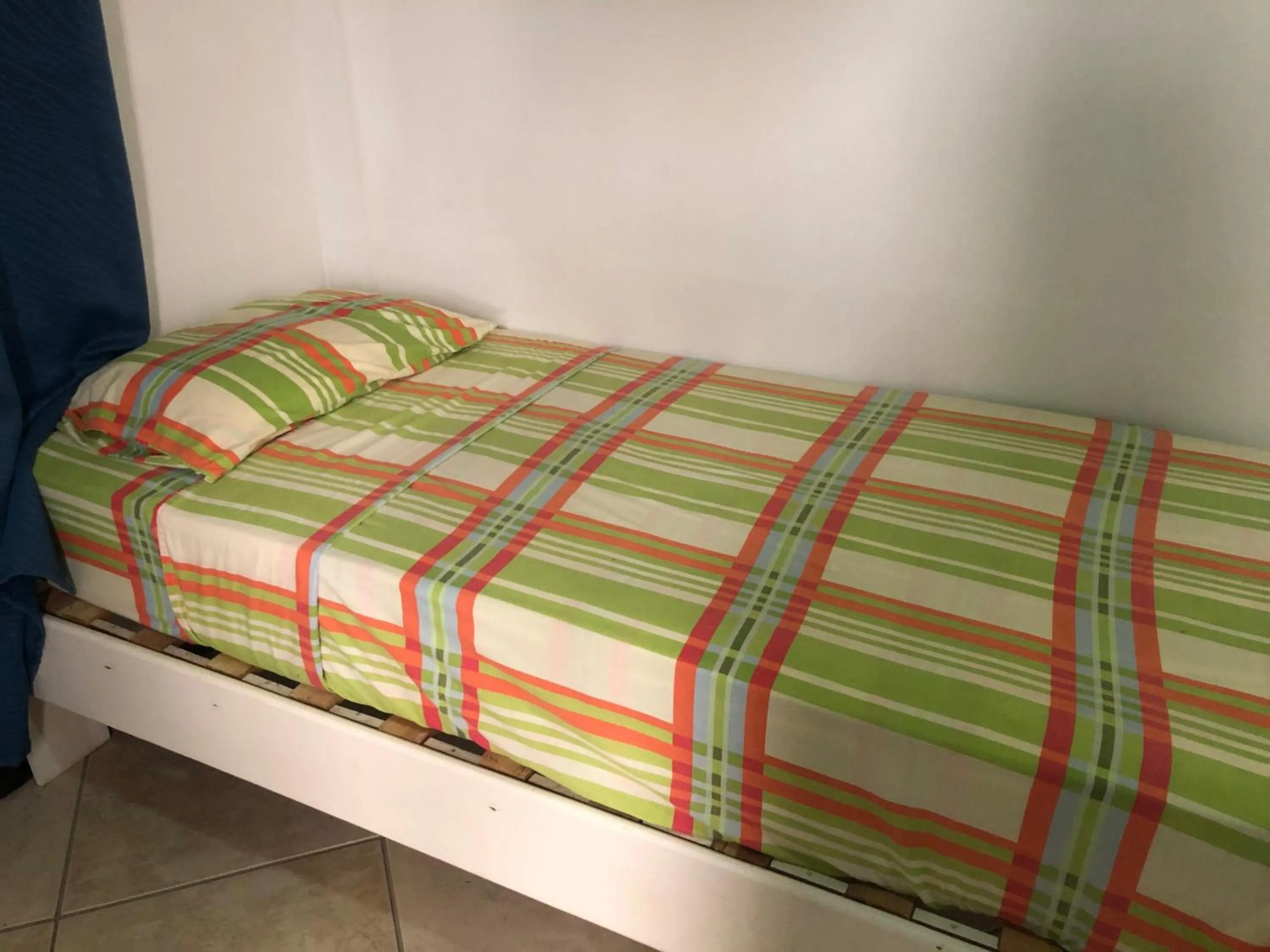 Hotel Bar Restaurant Emergency 911 STO LK GROUP