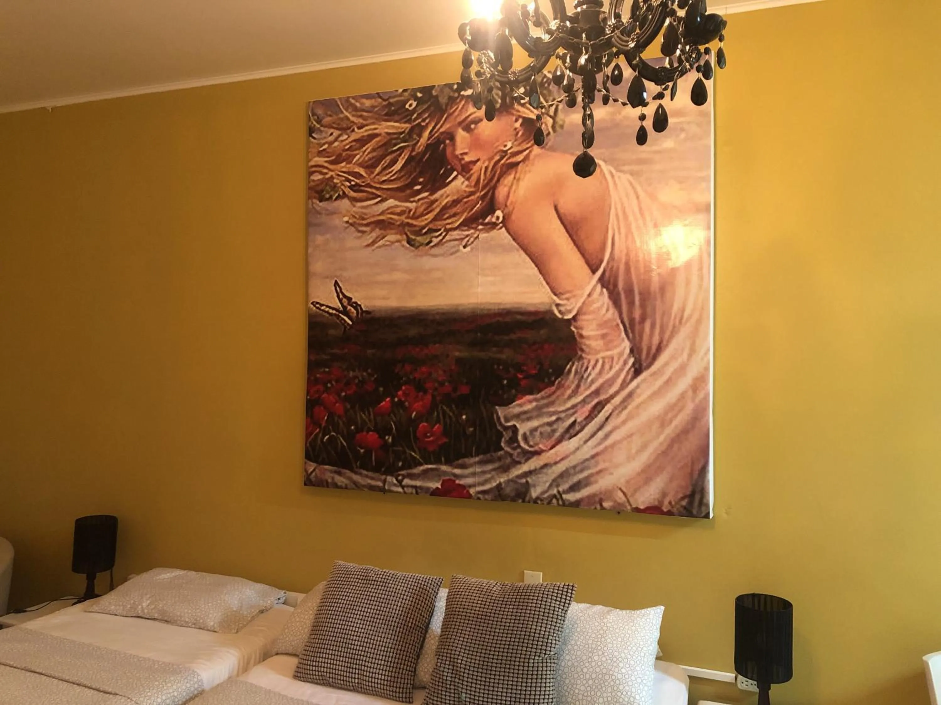 Hotel Bar Restaurant Emergency 911 STO LK GROUP