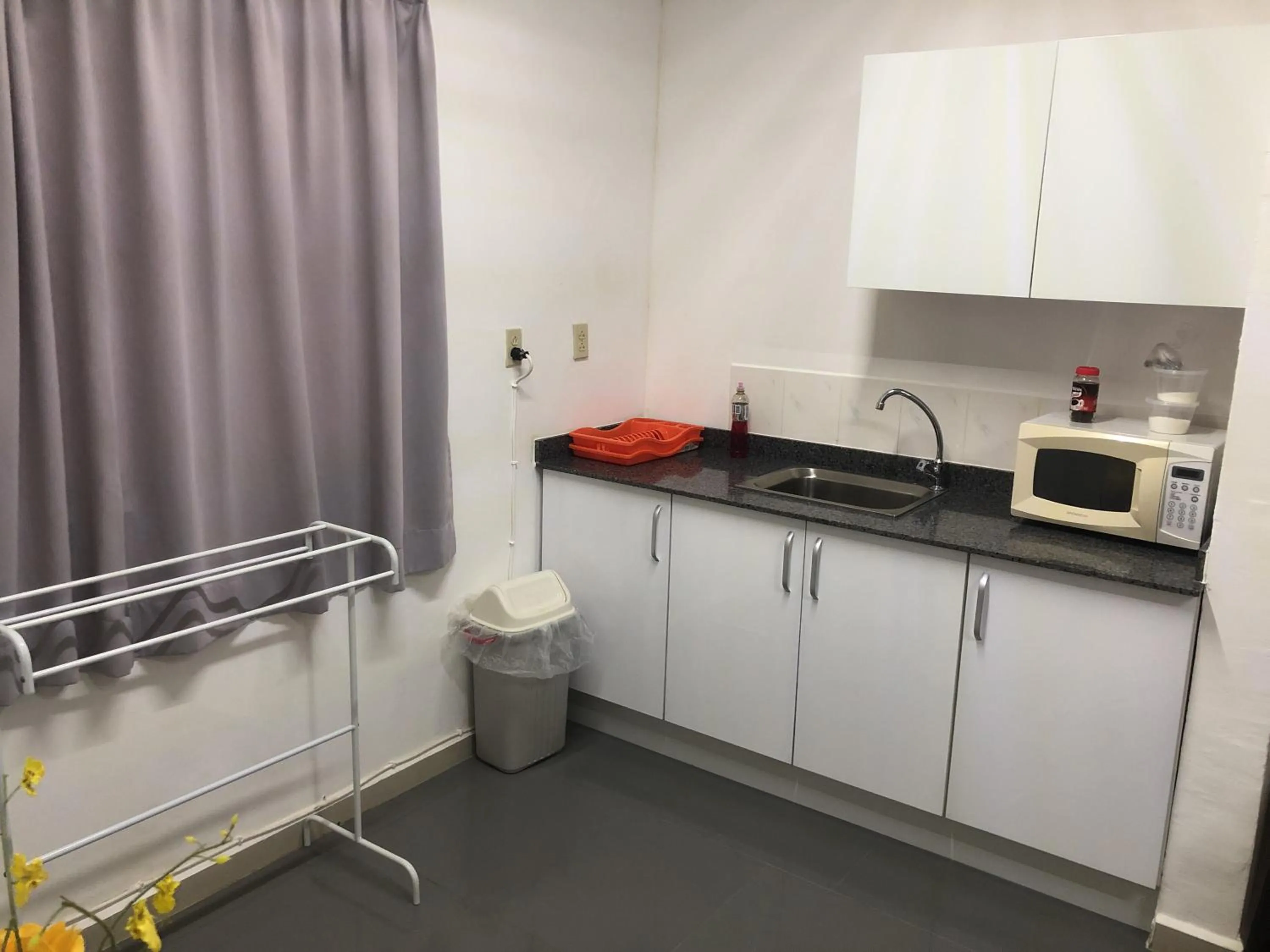 Hotel Bar Restaurant Emergency 911 STO LK GROUP