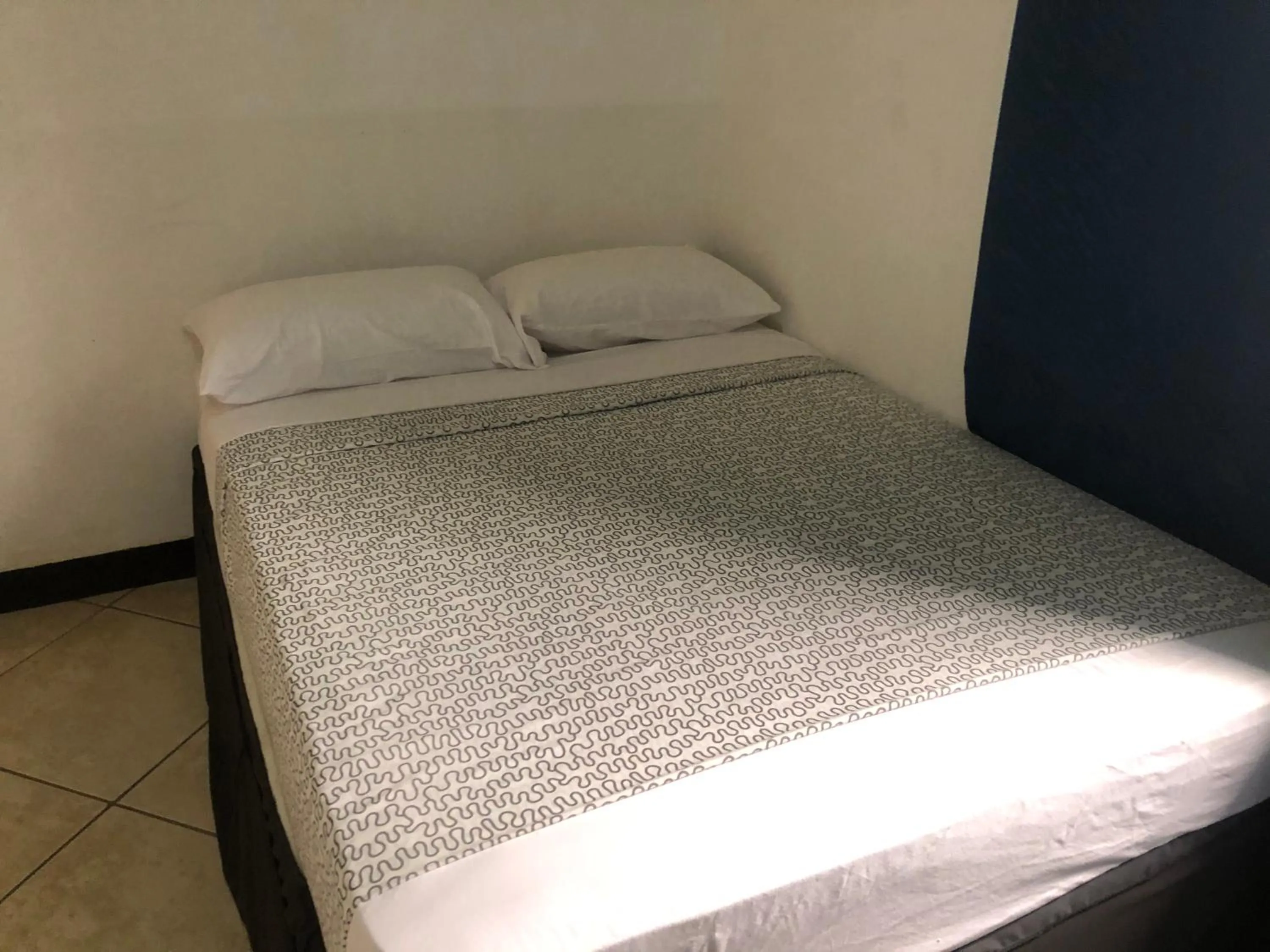 Hotel Bar Restaurant Emergency 911 STO LK GROUP