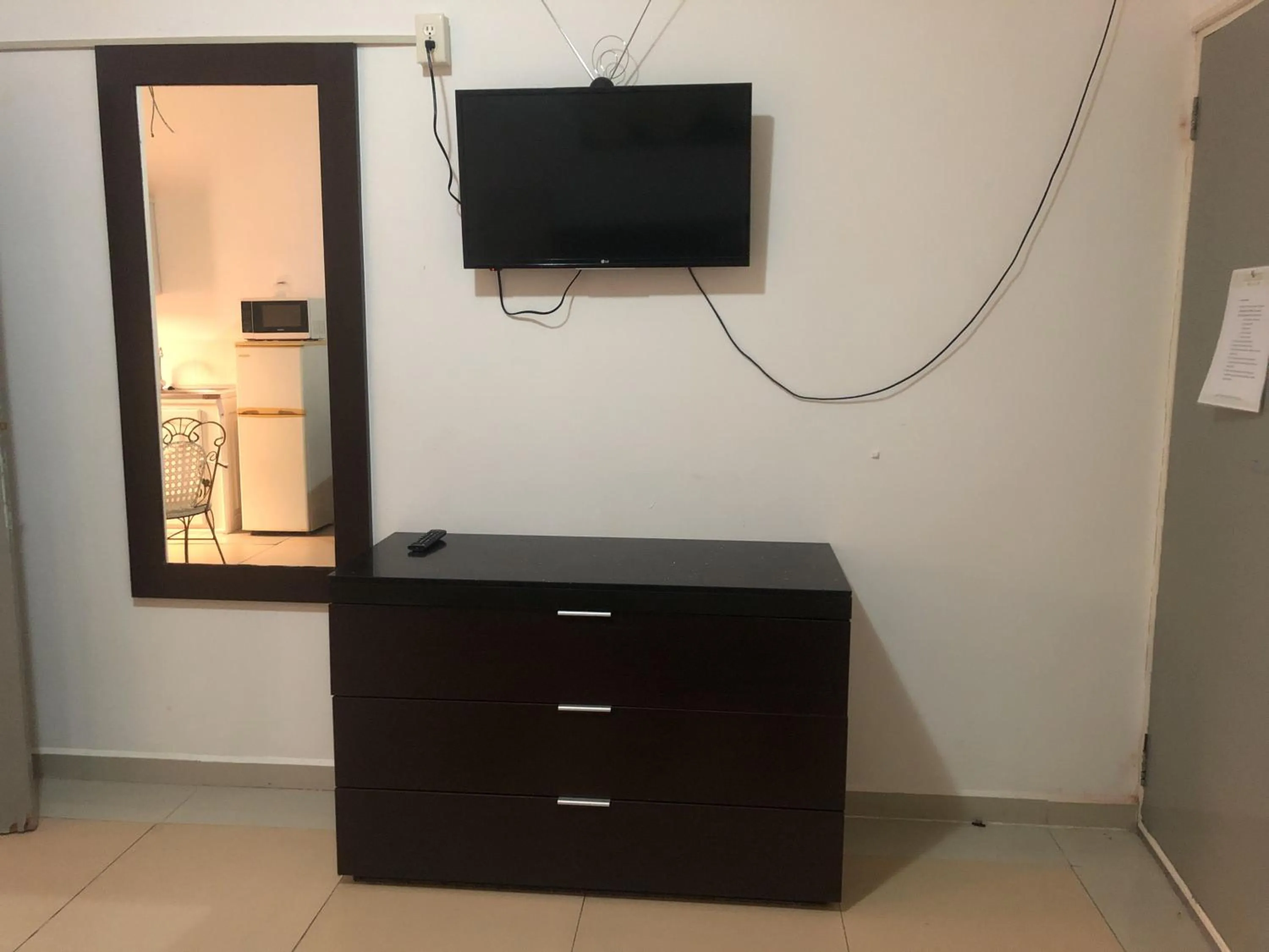 Hotel Bar Restaurant Emergency 911 STO LK GROUP