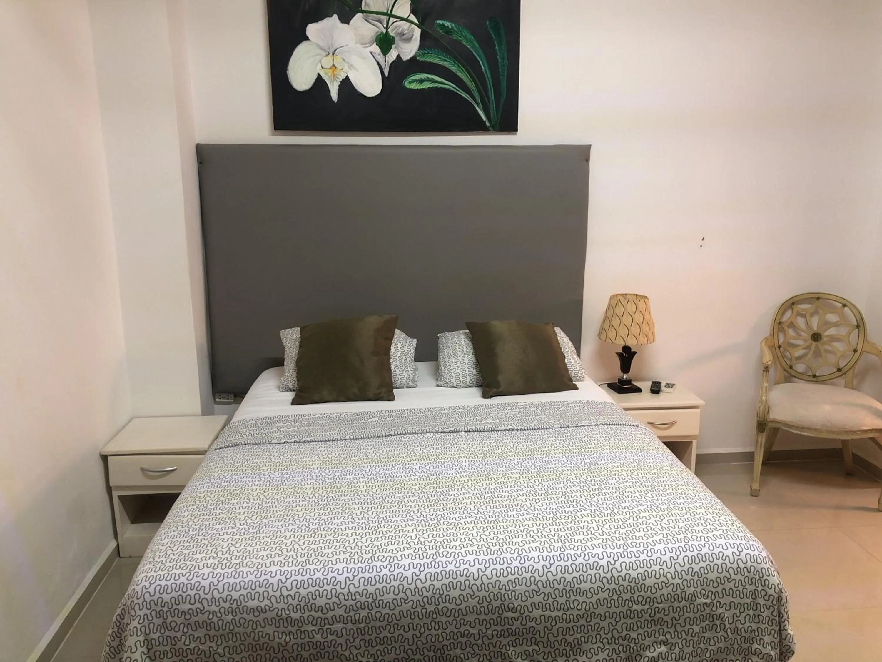 Hotel Bar Restaurant Emergency 911 STO LK GROUP