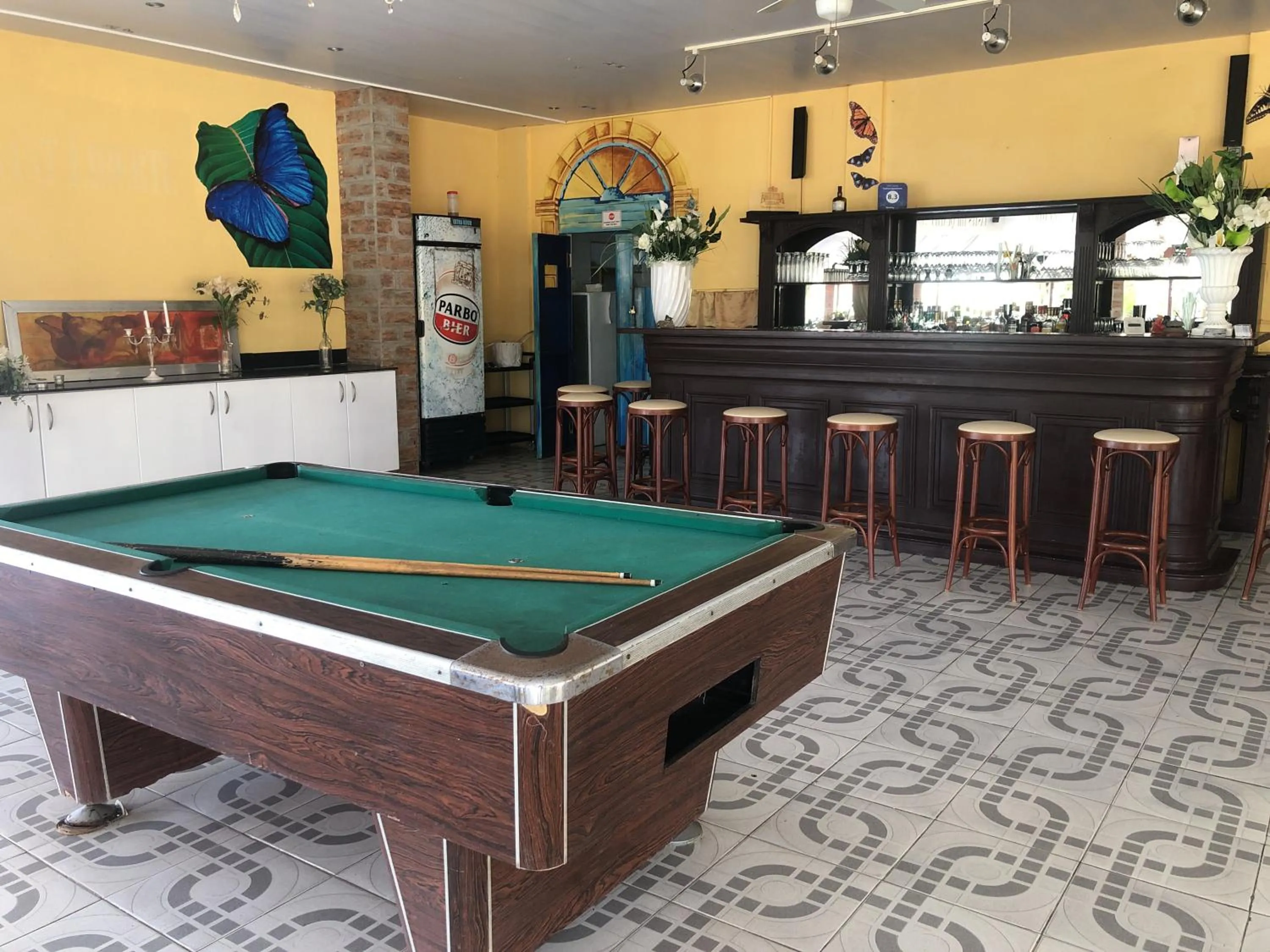 Billiard in Hotel Bar Restaurant Emergency 911 STO LK GROUP