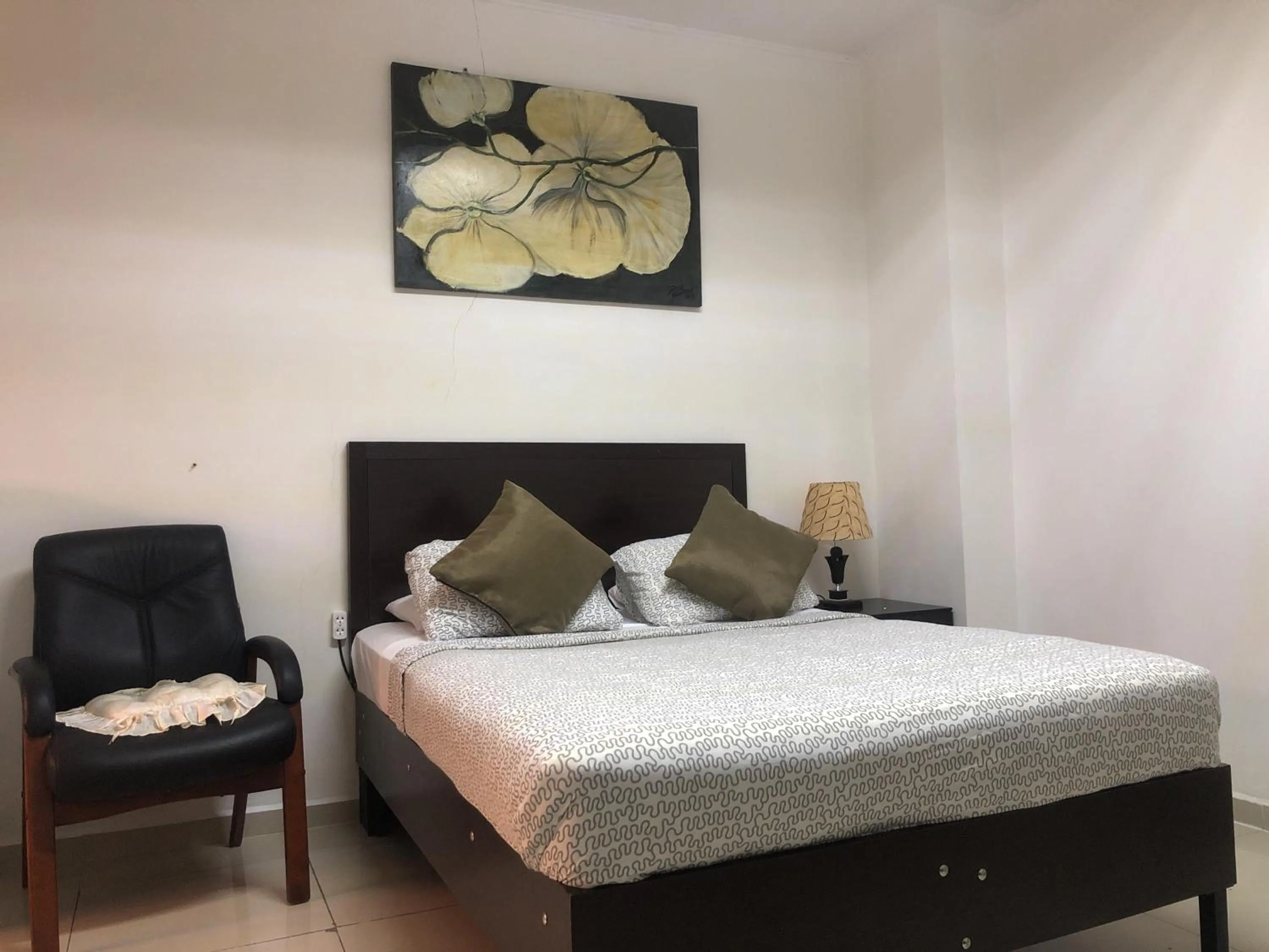 Hotel Bar Restaurant Emergency 911 STO LK GROUP