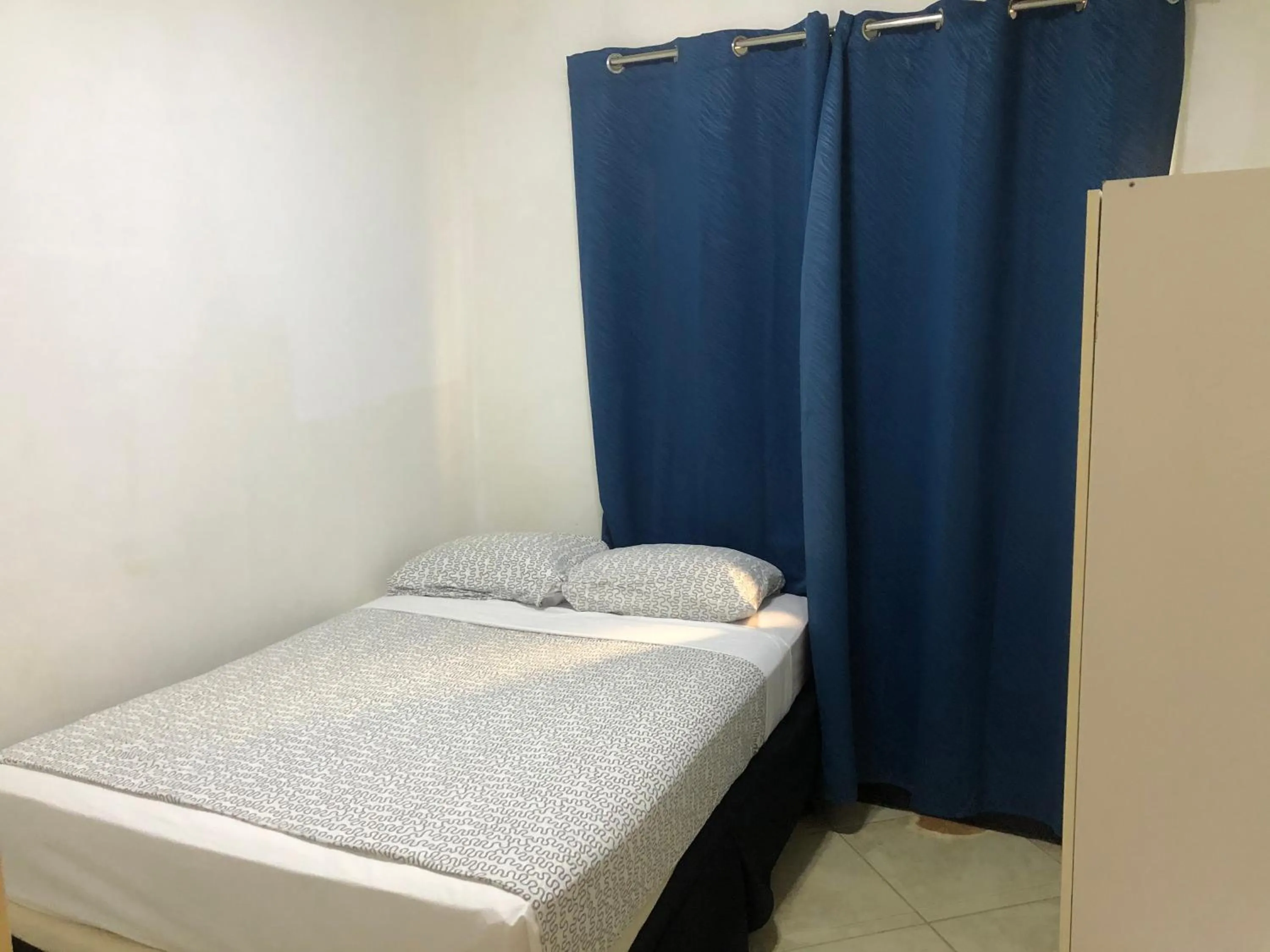 Hotel Bar Restaurant Emergency 911 STO LK GROUP