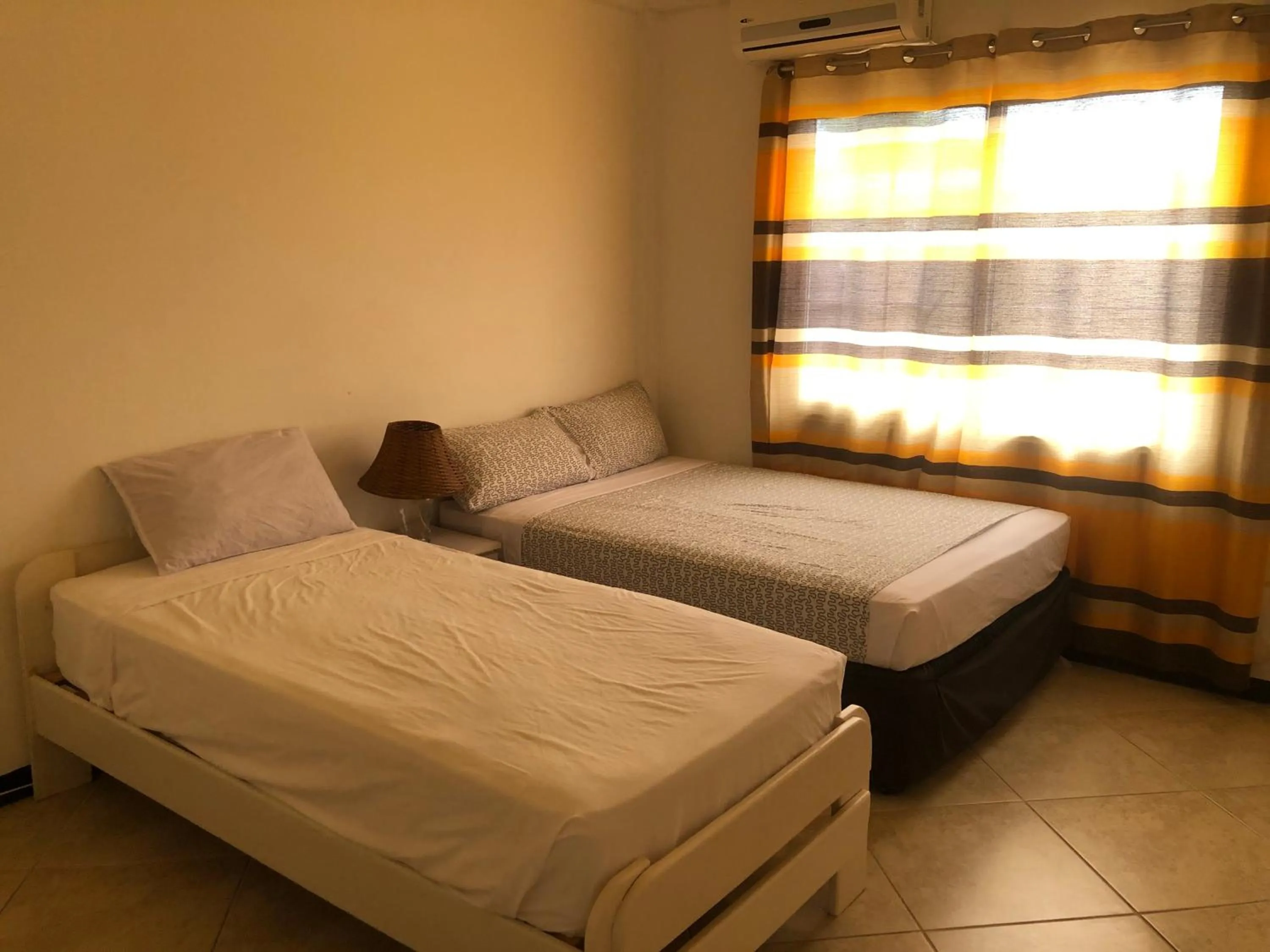 Hotel Bar Restaurant Emergency 911 STO LK GROUP