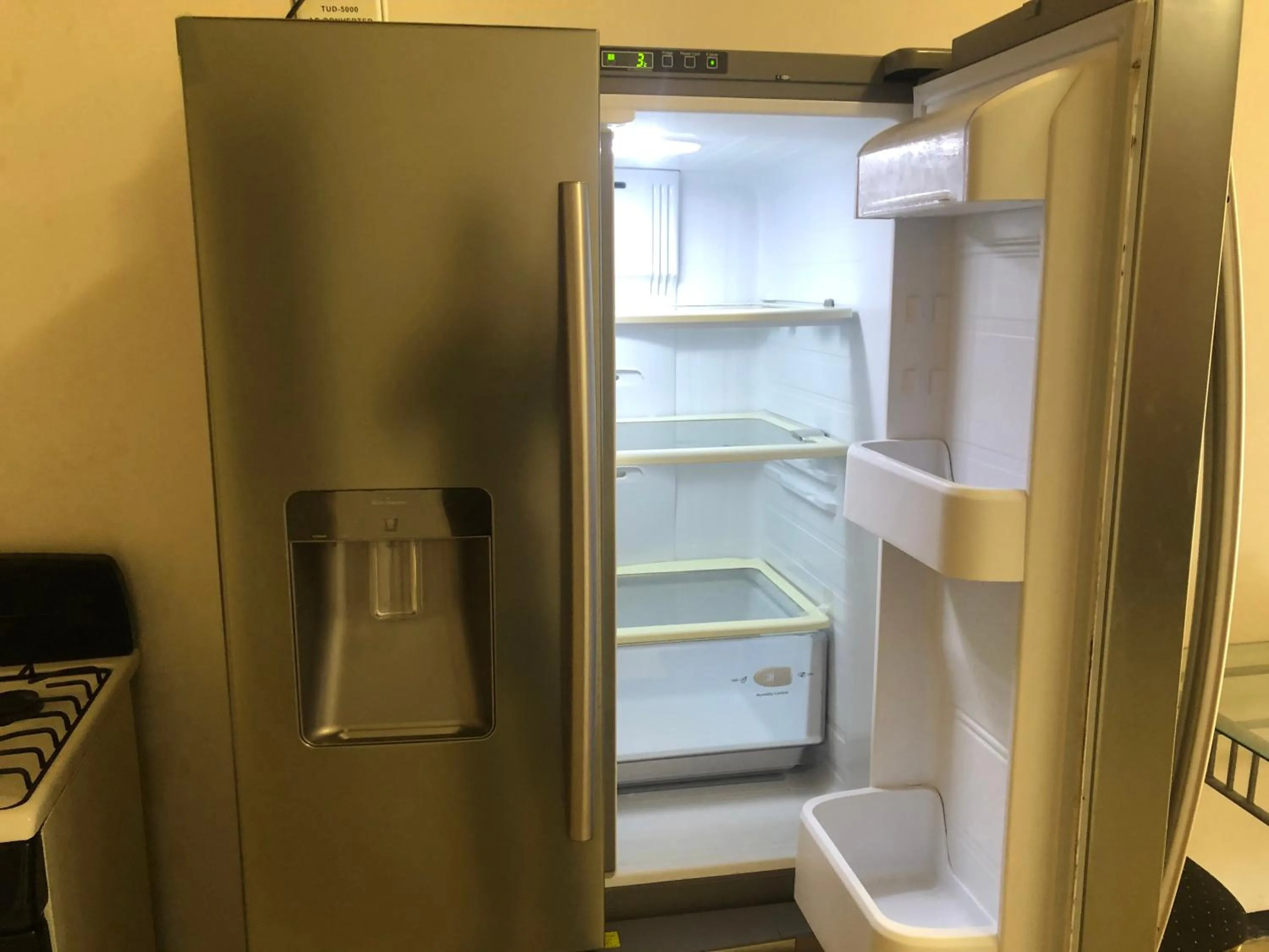 Hotel Bar Restaurant Emergency 911 STO LK GROUP