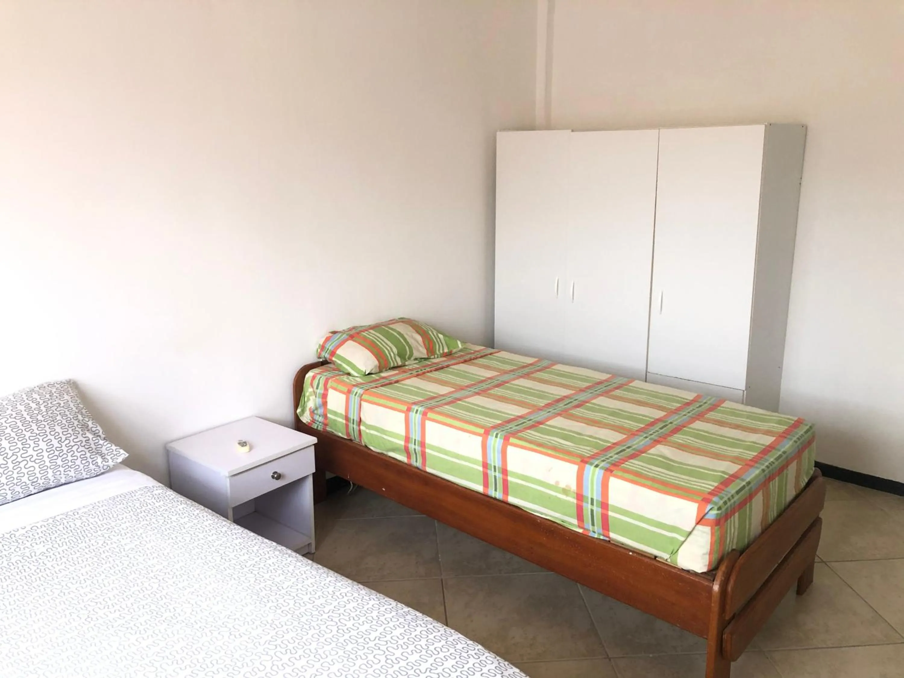 Hotel Bar Restaurant Emergency 911 STO LK GROUP