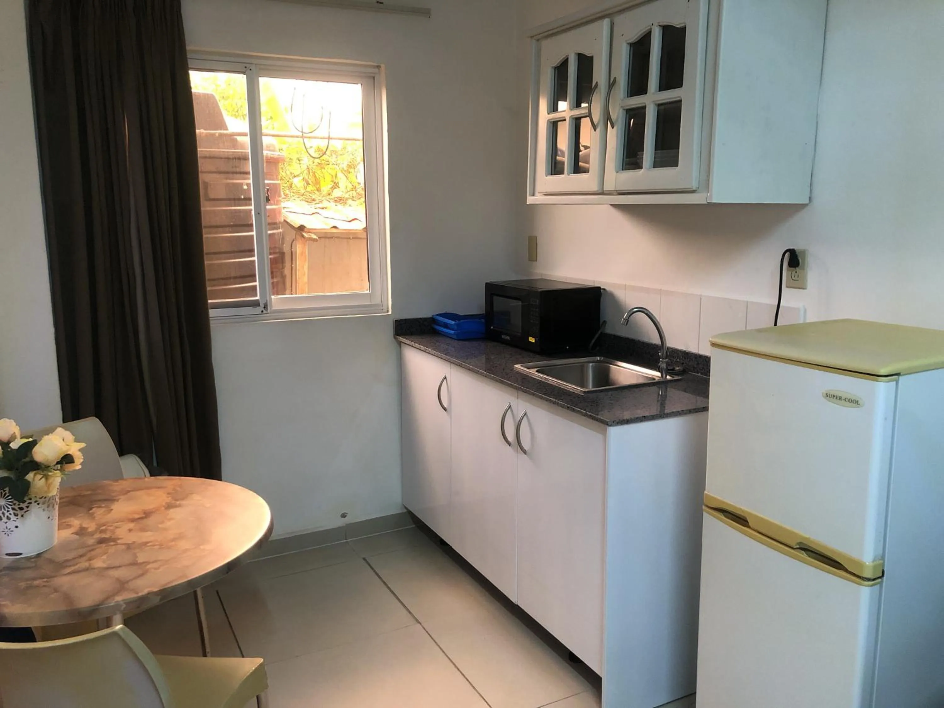 Hotel Bar Restaurant Emergency 911 STO LK GROUP