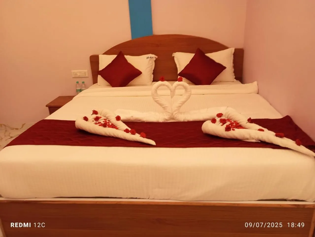 Bed in Sharma Jee Farm House Yercaud