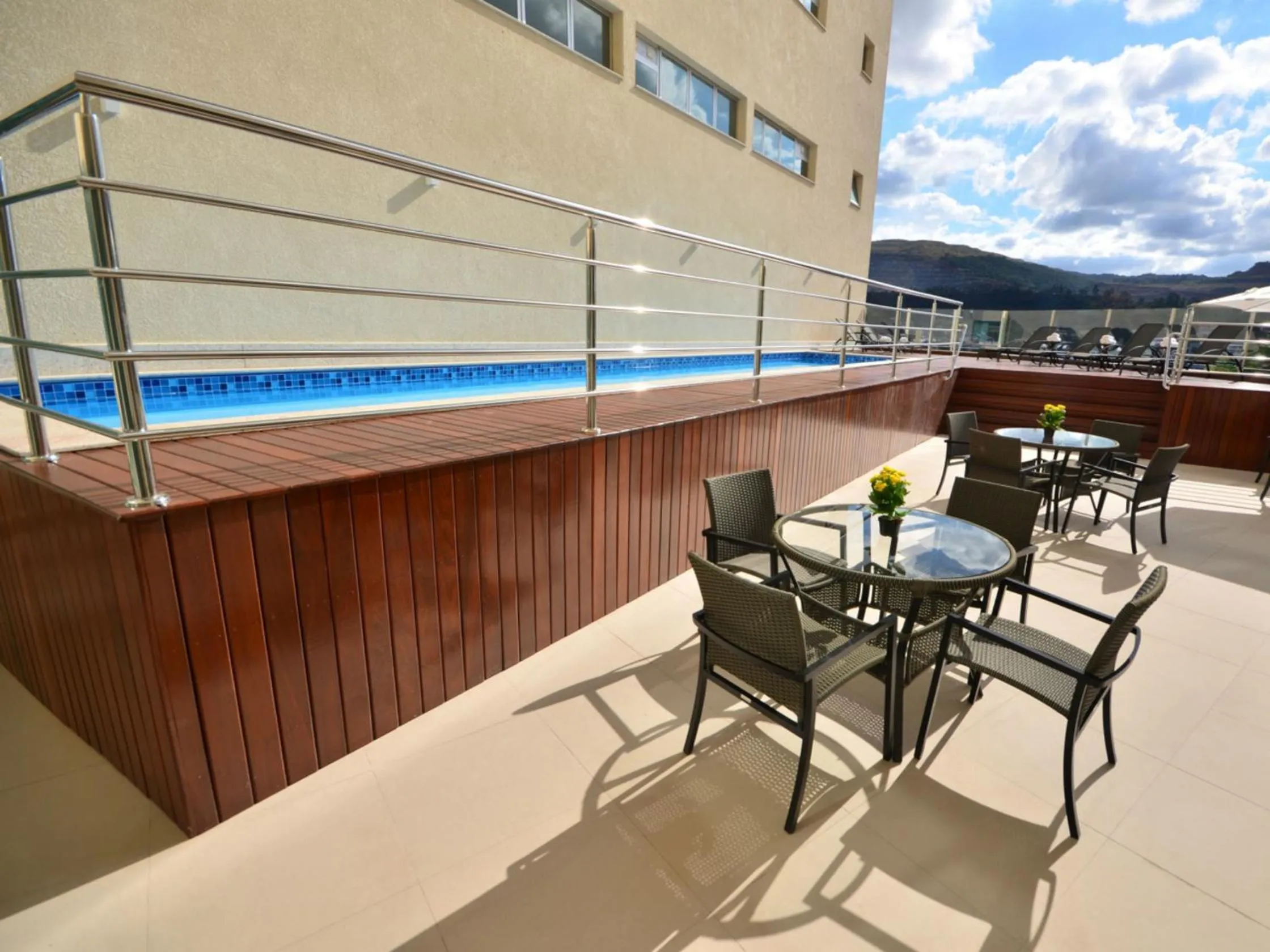 Swimming pool in IT Itabira Hotel