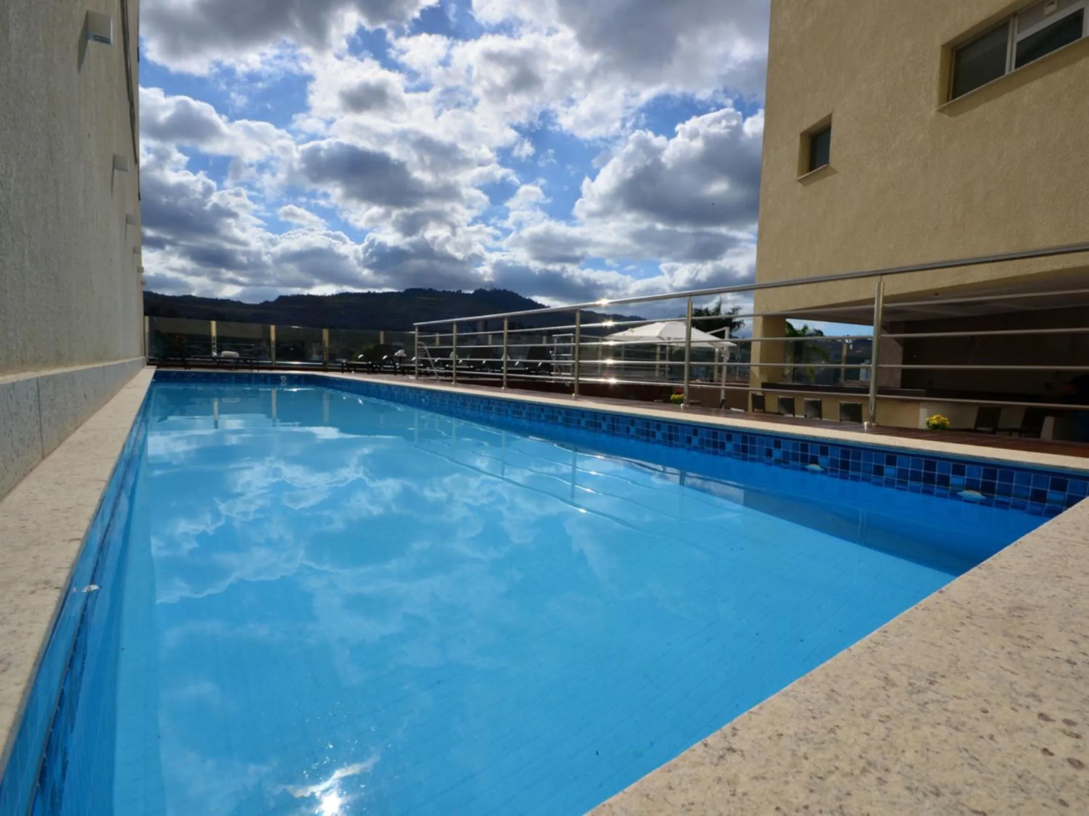 Swimming pool in IT Itabira Hotel