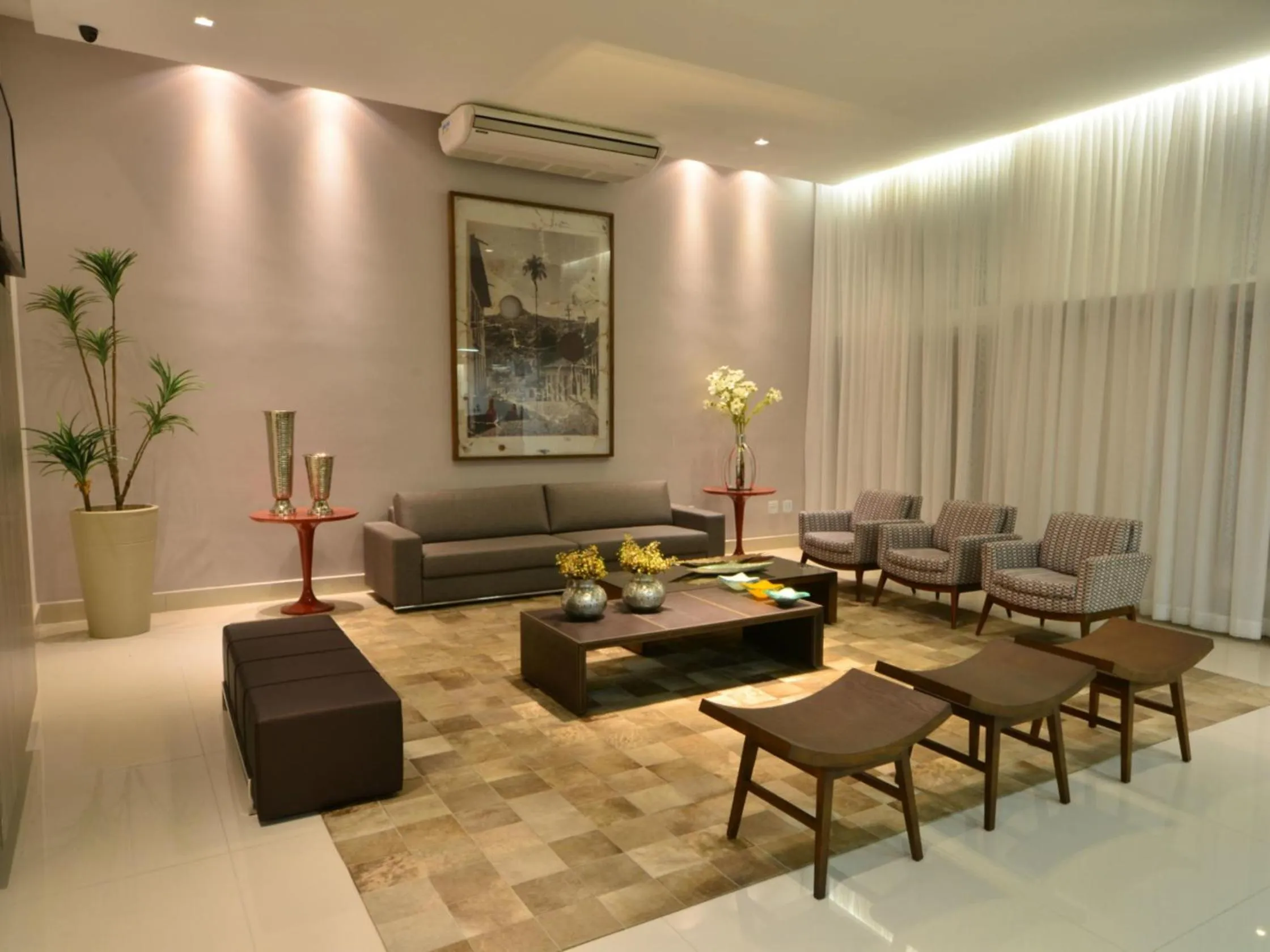 Lobby or reception in IT Itabira Hotel