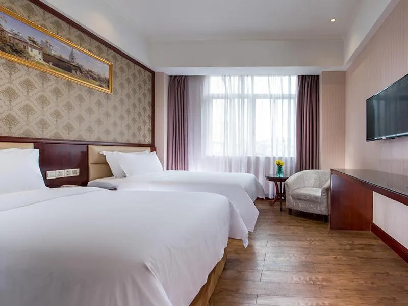 Vienna Hotel Shiqiao Metro Station