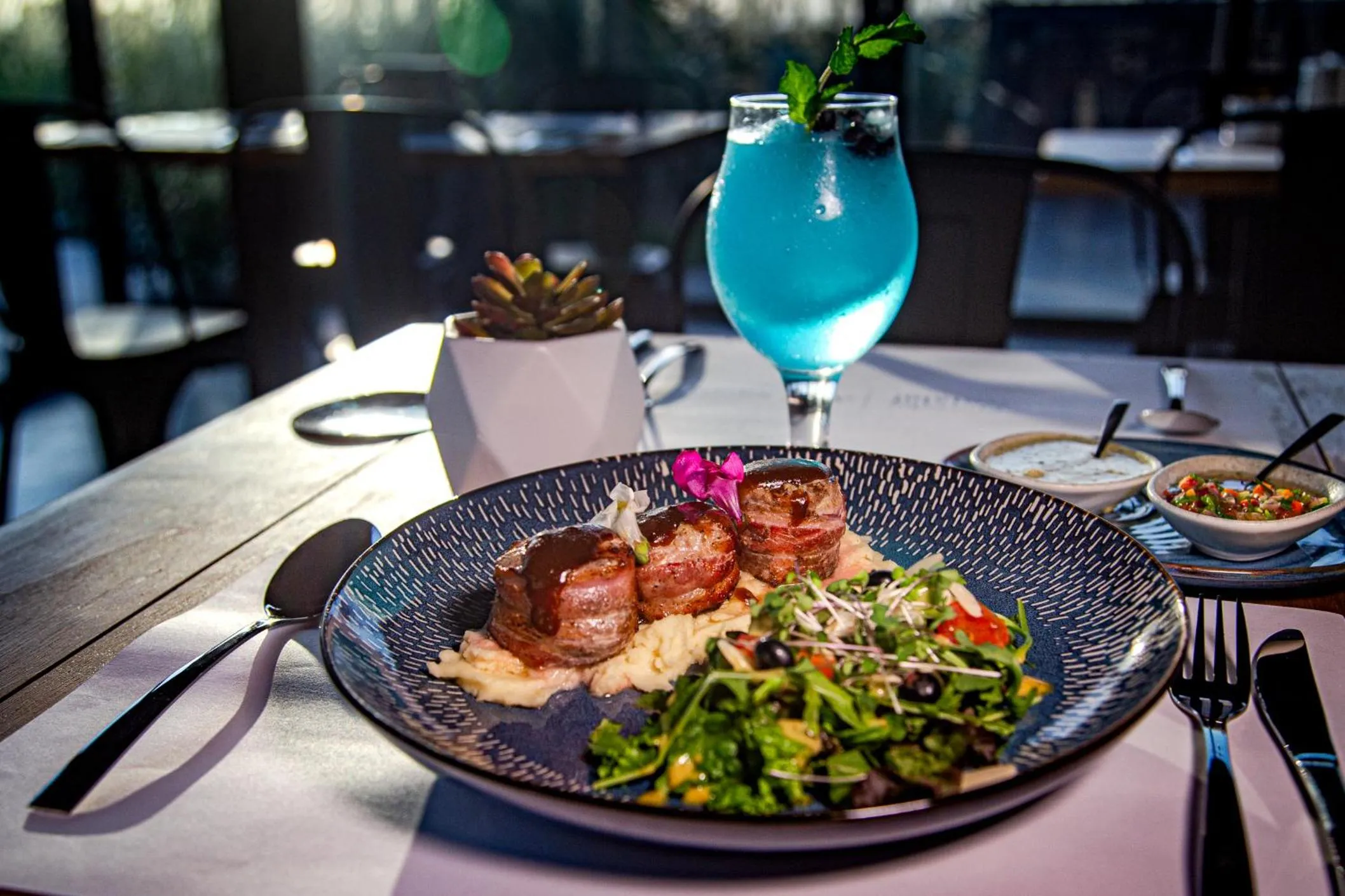 Food and drinks in InHouse Glamping Hotel La Paz